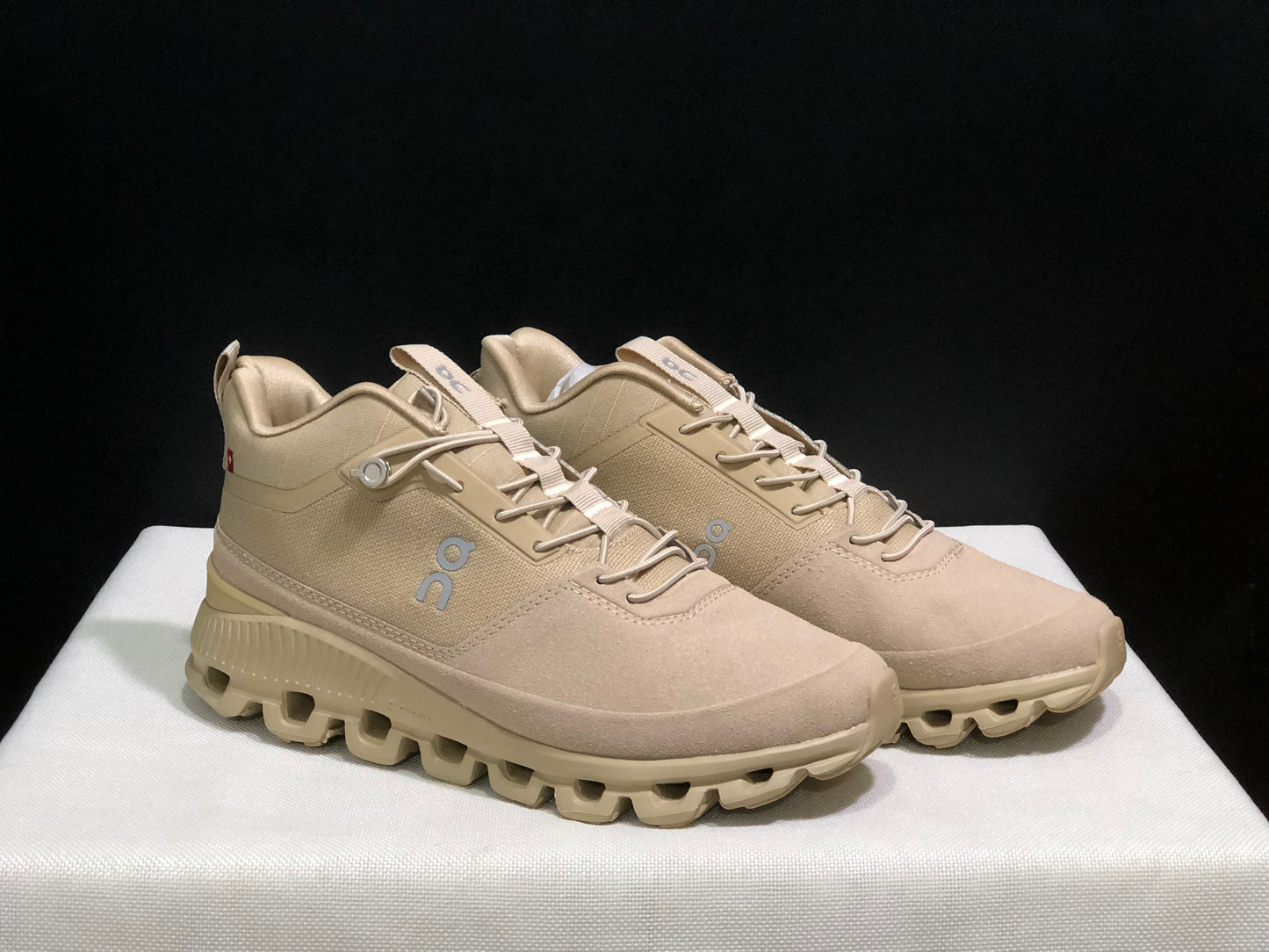 On Running Cloud Hi Edge Outdoor Training Running Shoes Light Brown