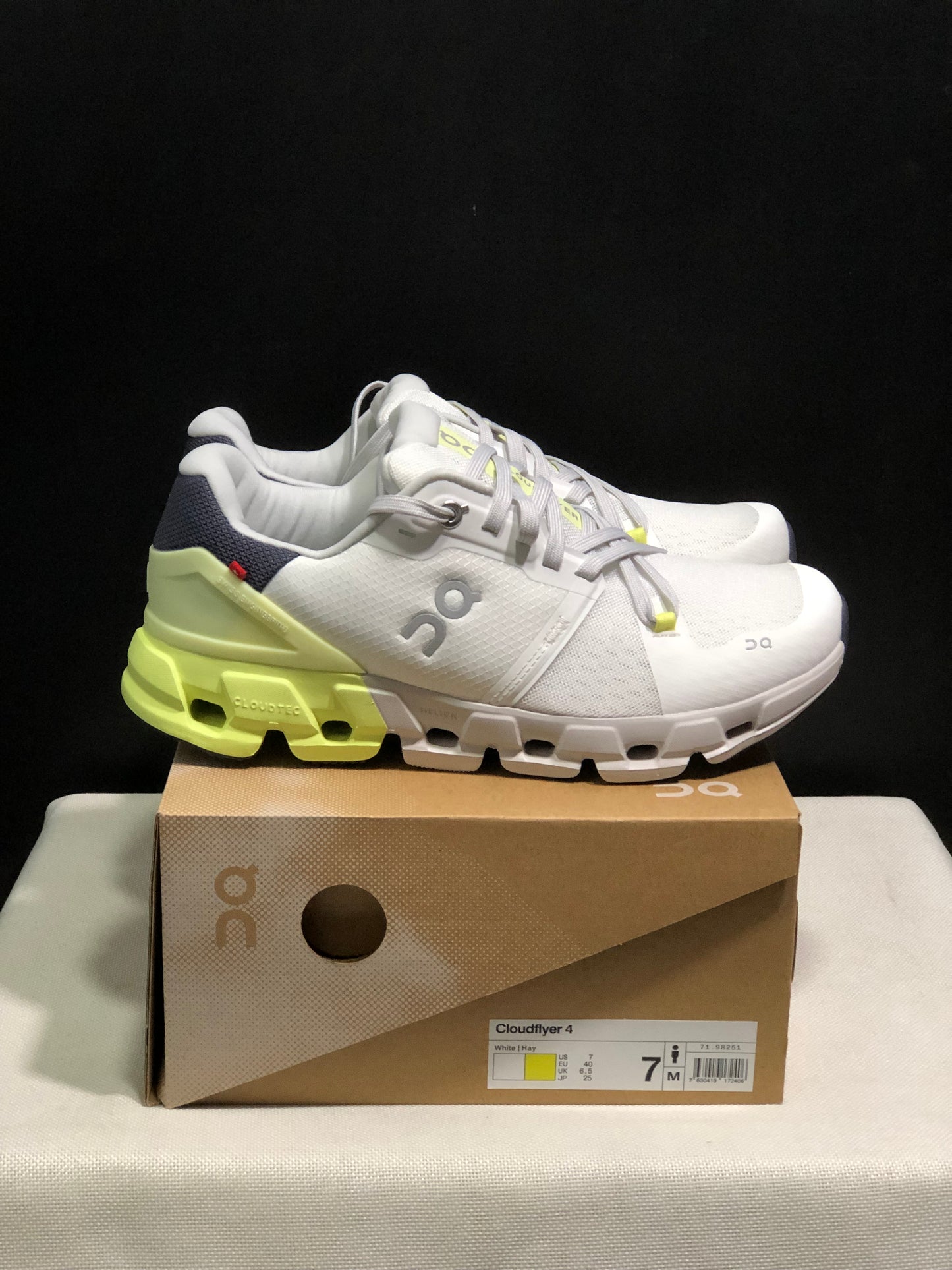 On Running Cloudflow 4 White/Hay Shock-Absorbing And Wear-Resistant Running Shoes