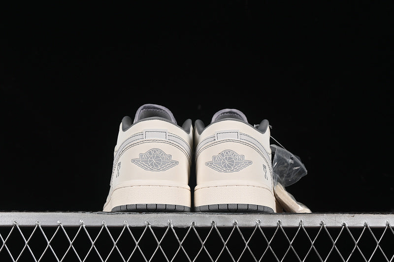 Nike Air Jordan 1 Off-White White Sneakers
