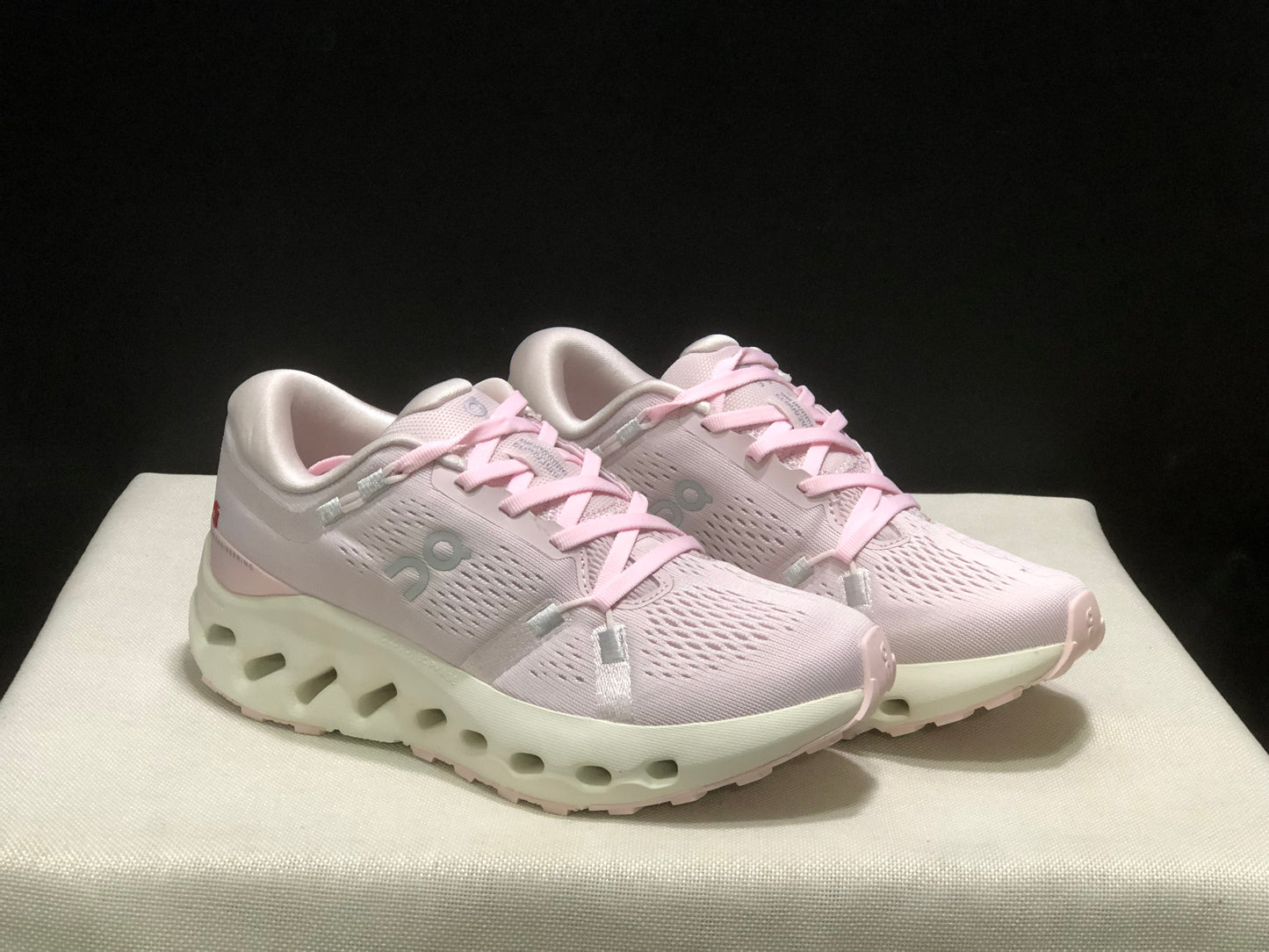 On Running Cloudsurfer 2 Casual Running Shoes Plum Powder/Iovry