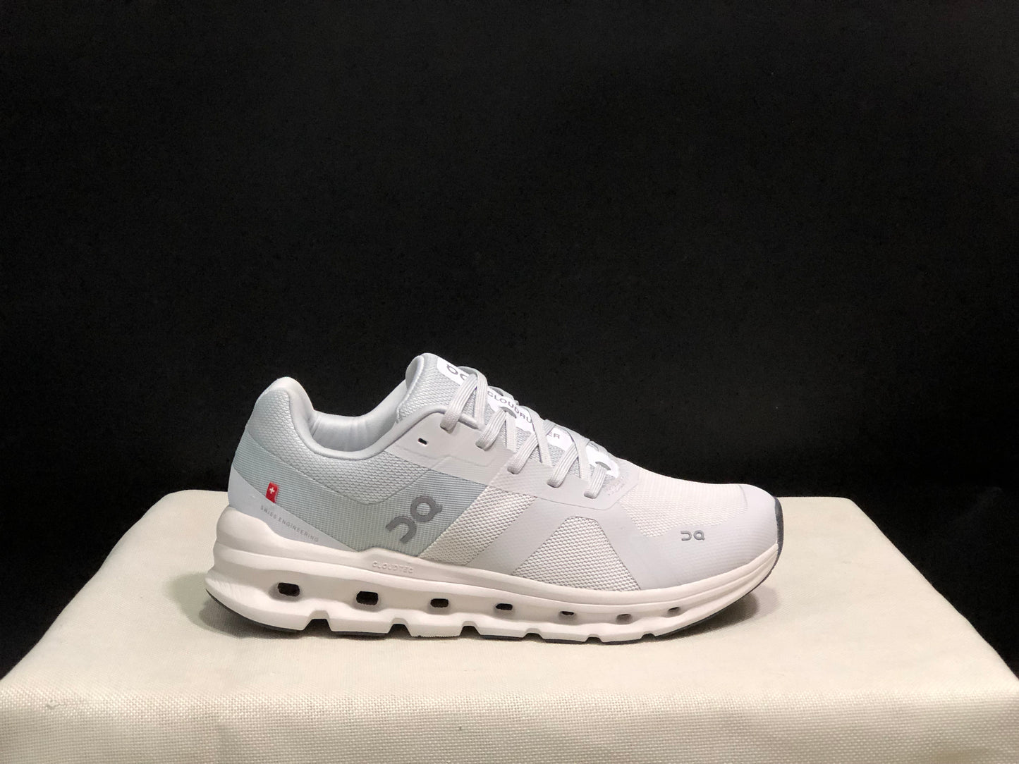 On Running Cloudrunner Anti-Slip Sports Running Shoes White/Frost
