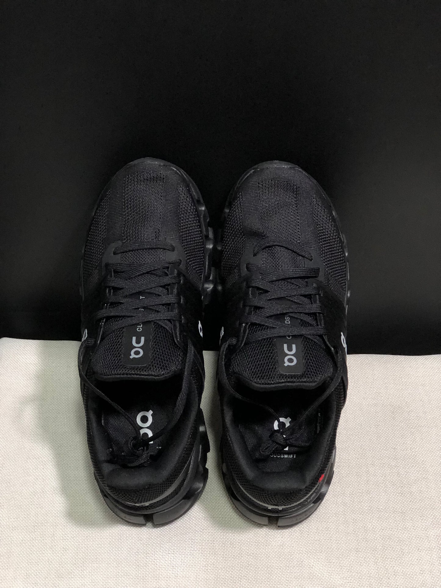 On Running Cloudswift 3 Trendy And Comfortable Running Shoes All Black