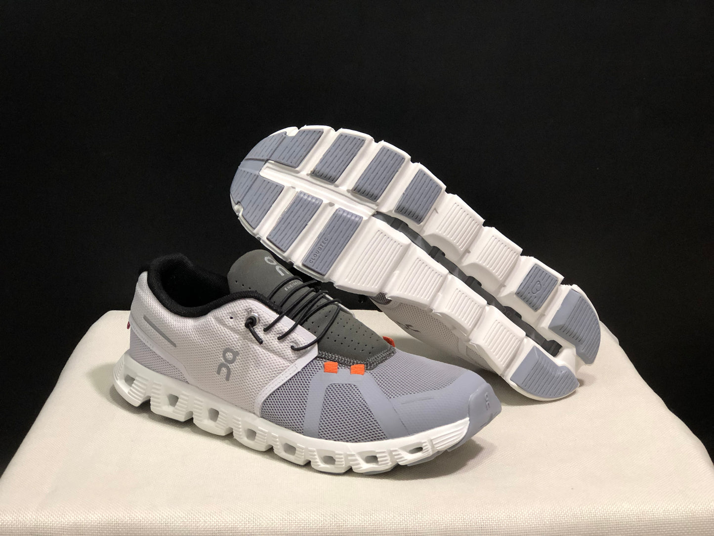On Running Cloud 5 Lightweight Running Shoes Ivory White/Wolf Grey