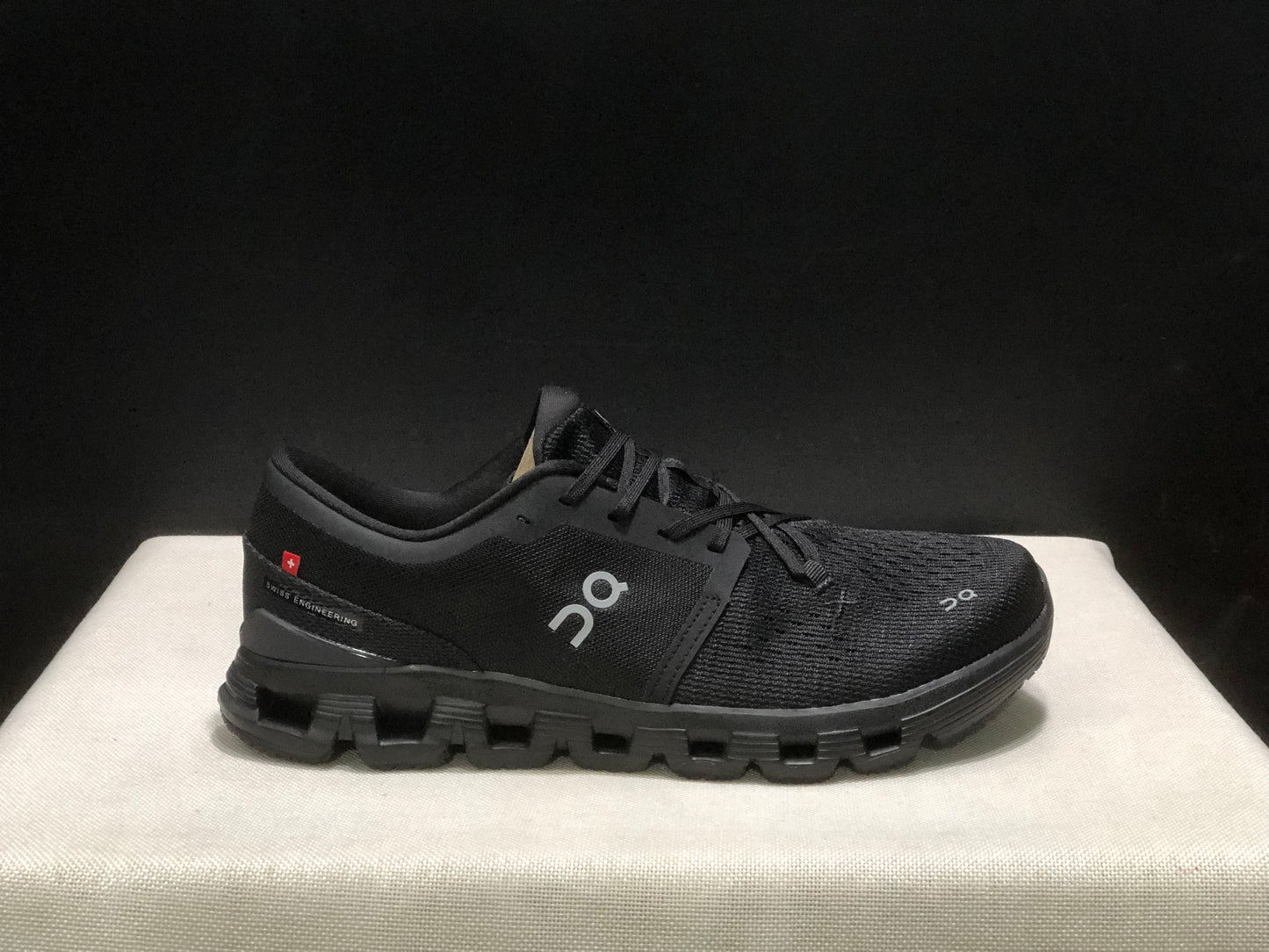 On Running Cloud X4 Comfortable Running Shoes All Black
