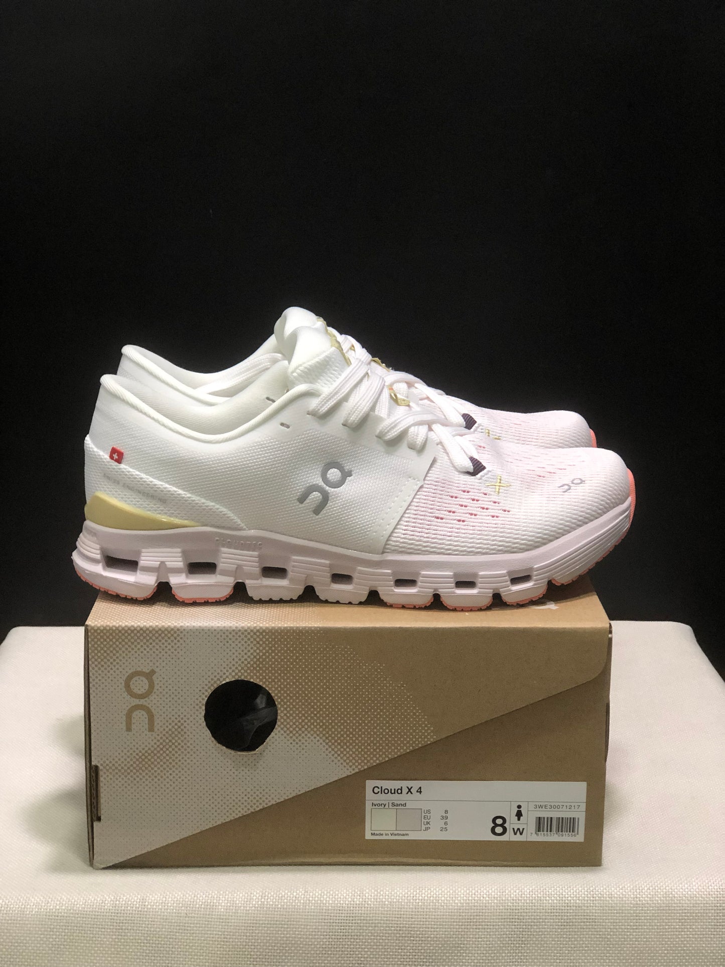 On Running Cloud X4 Comfortable Running Shoes White/Milk Powder Color
