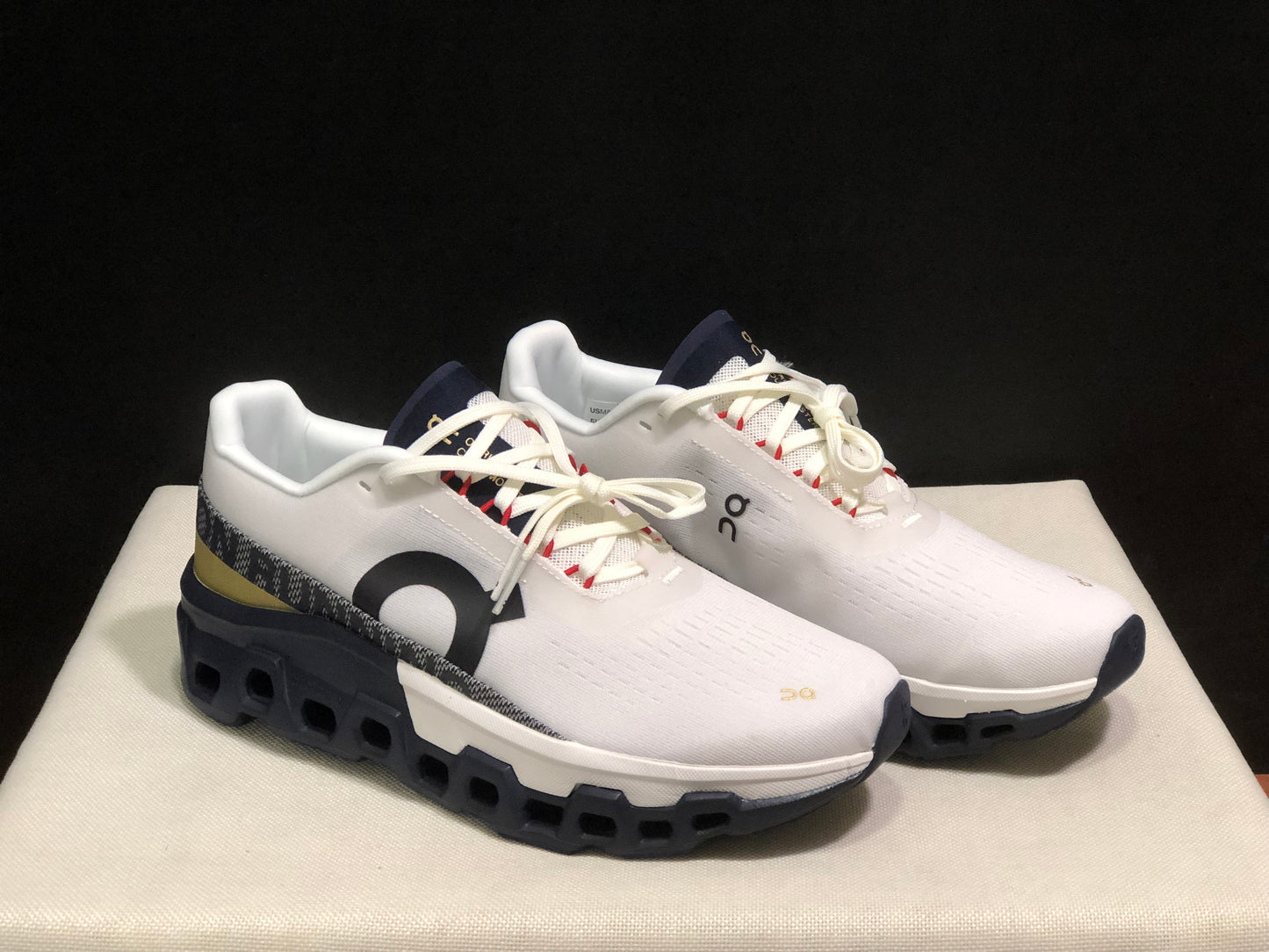 On Running Cloudmonster 2 Shock-Absorbing And Breathable Running Shoes White/Midnight