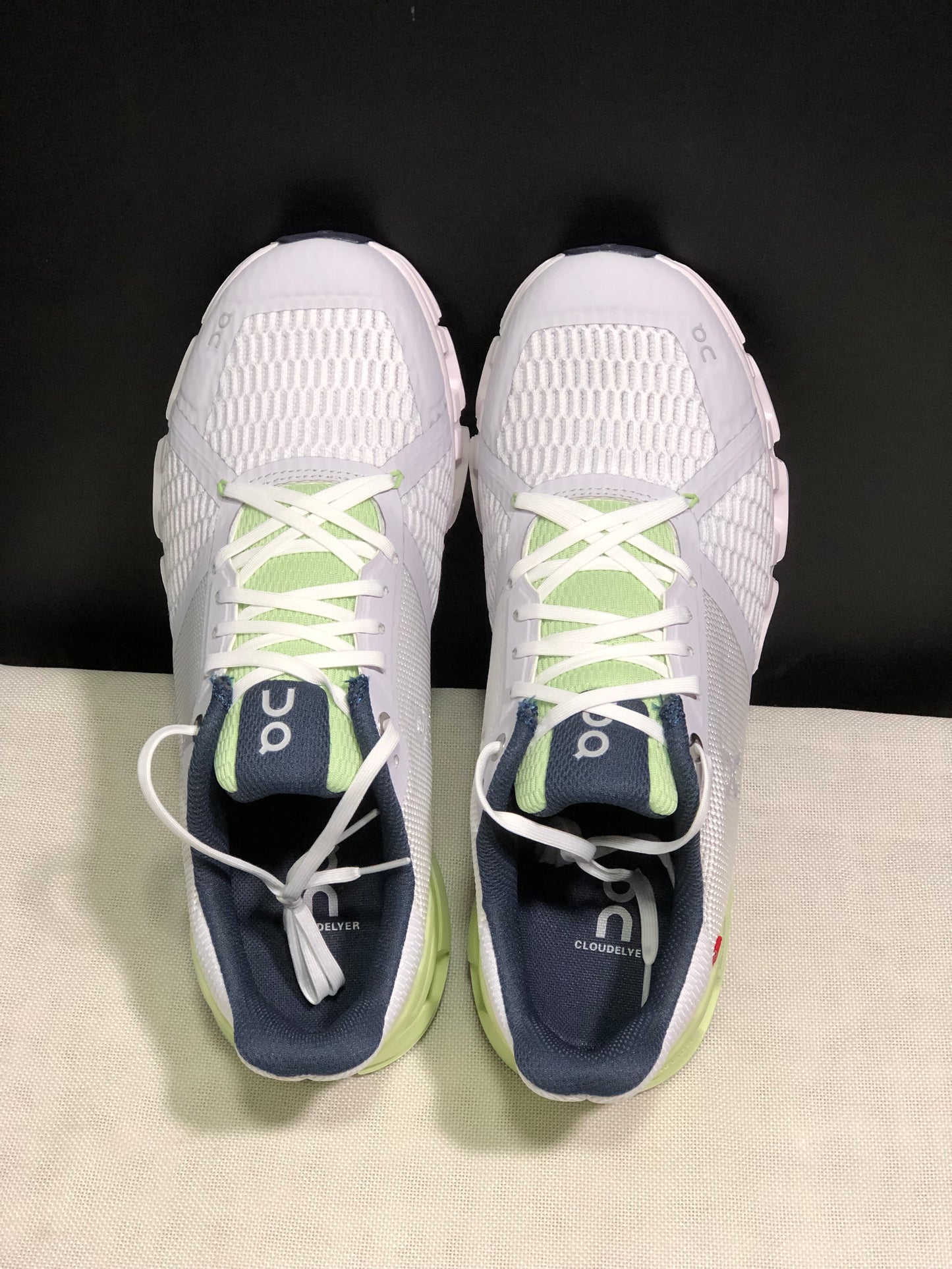 On Running Cloudflyer Shock-Absorbing Running Shoes Grayish-White/Light Green