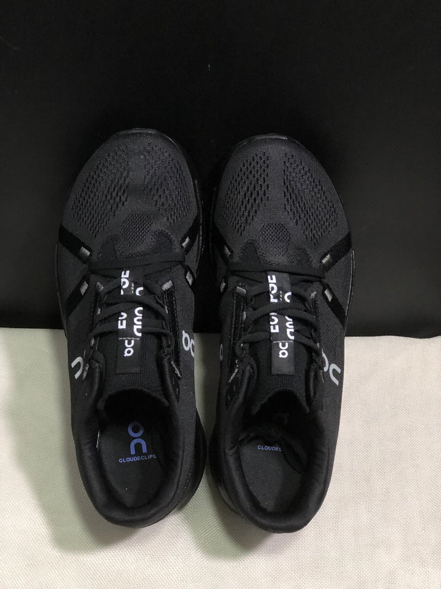 On Running Cloudeclipse Soft And Comfortable Running Shoes All Black