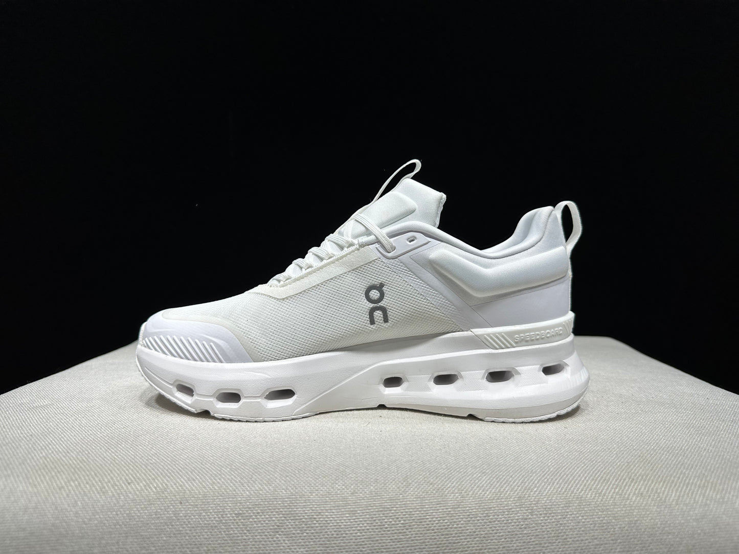 On Running Cloudnova X Comfortable Anti-Slip White Running Shoes