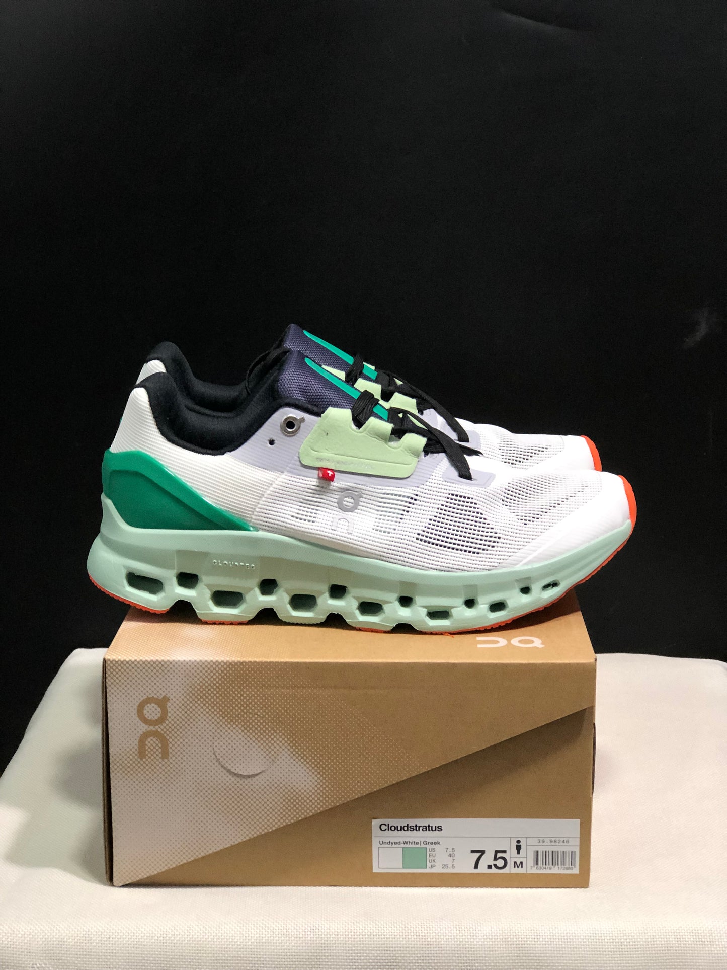 On Running Cloudstratus Breathable Support Running Shoes White/Milk Green