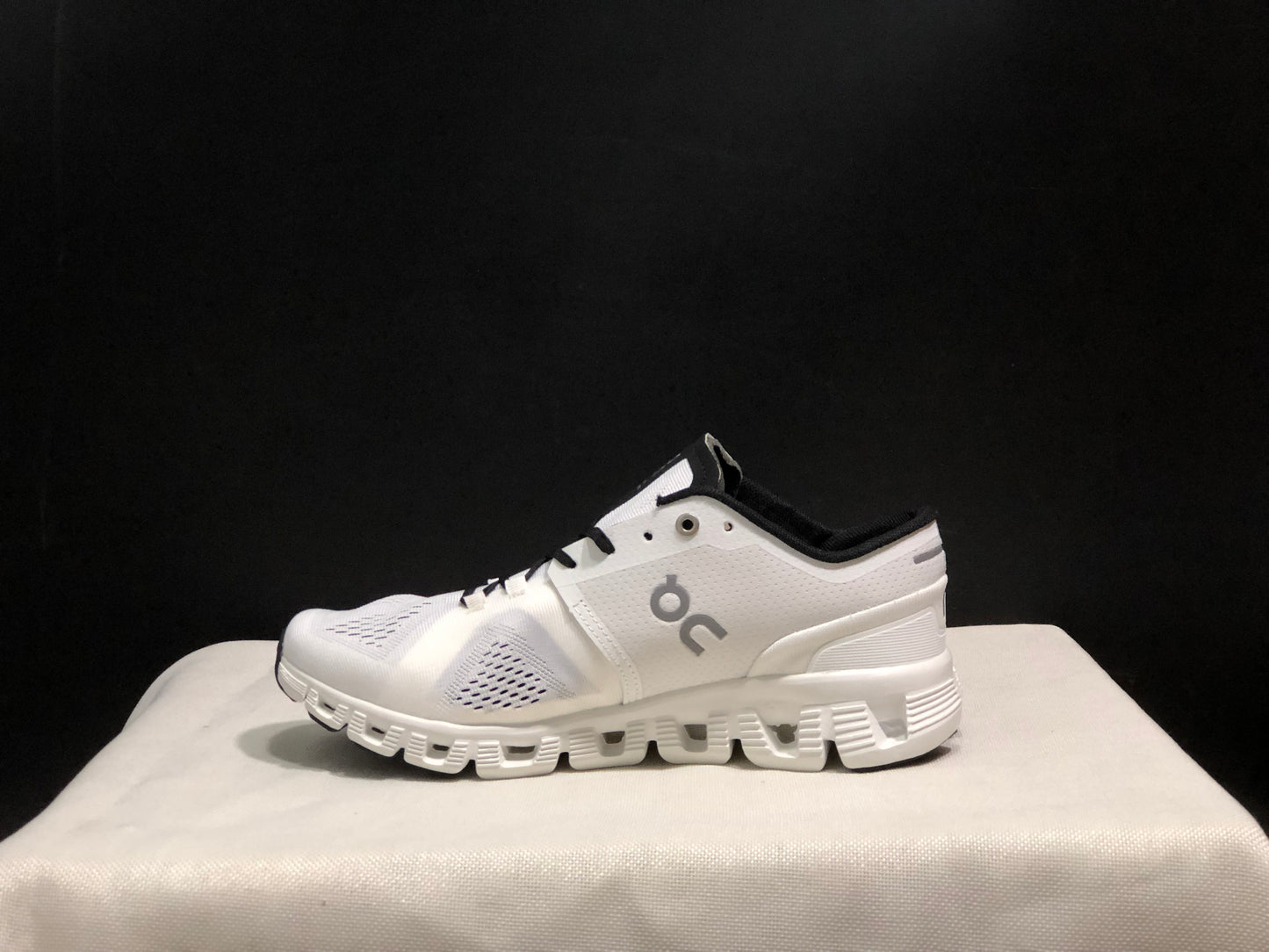 On Running Cloud X Lightweight Running Shoes White/Asphalt