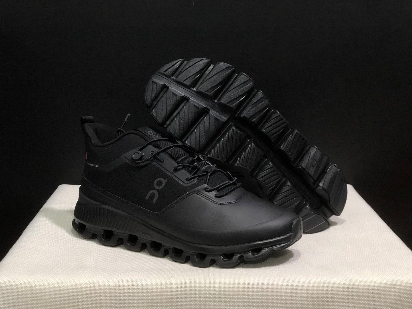 On Running Cloud Hi Edge All Black Outdoor Training Running Shoes