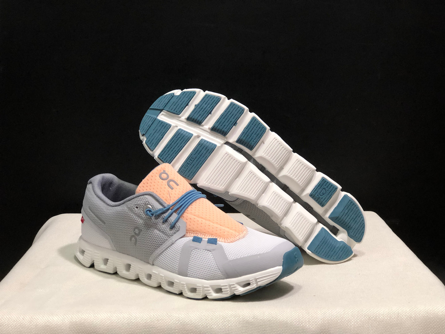 On Running Cloud 5 Lightweight Running Shoes Clacial Grey/Light Orange