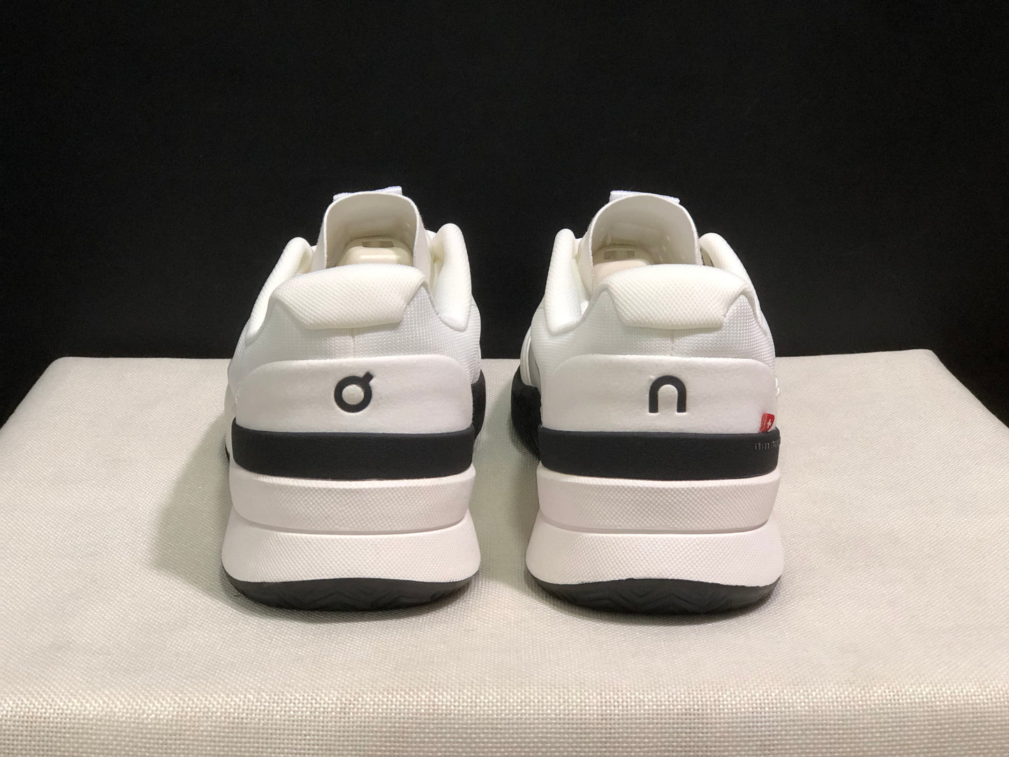 On Running The Roger Pro 2 Breathable Mesh Training Running Shoes White/Black