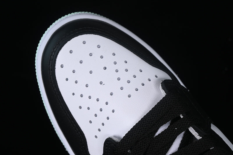 Nike Air Jordan 1 Retro High OG Cream Green Black White Sneakers