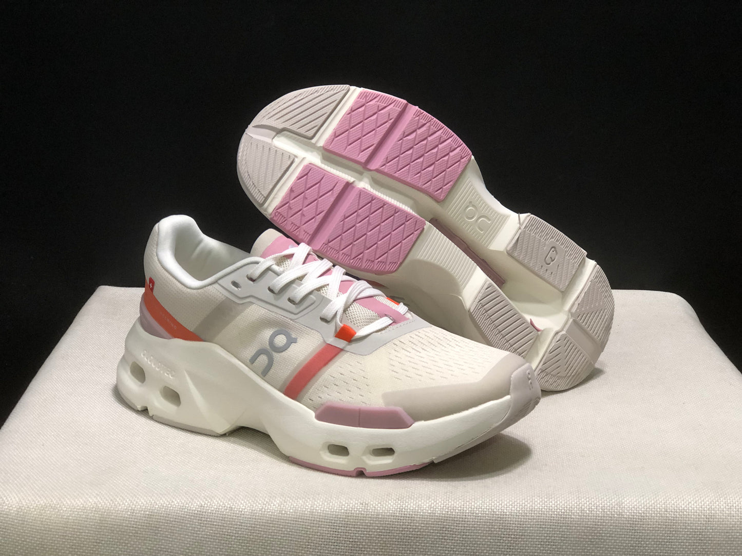On Running Cloudpulse Comfortable Running Shoes Pearl/Blossom