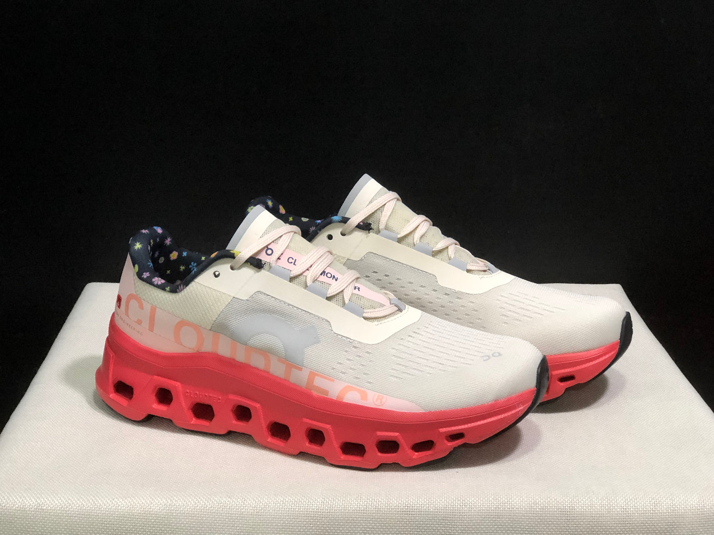 On Running Cloudmonster Anti-Slip Running Shoes Grayish-White/Orange-Red