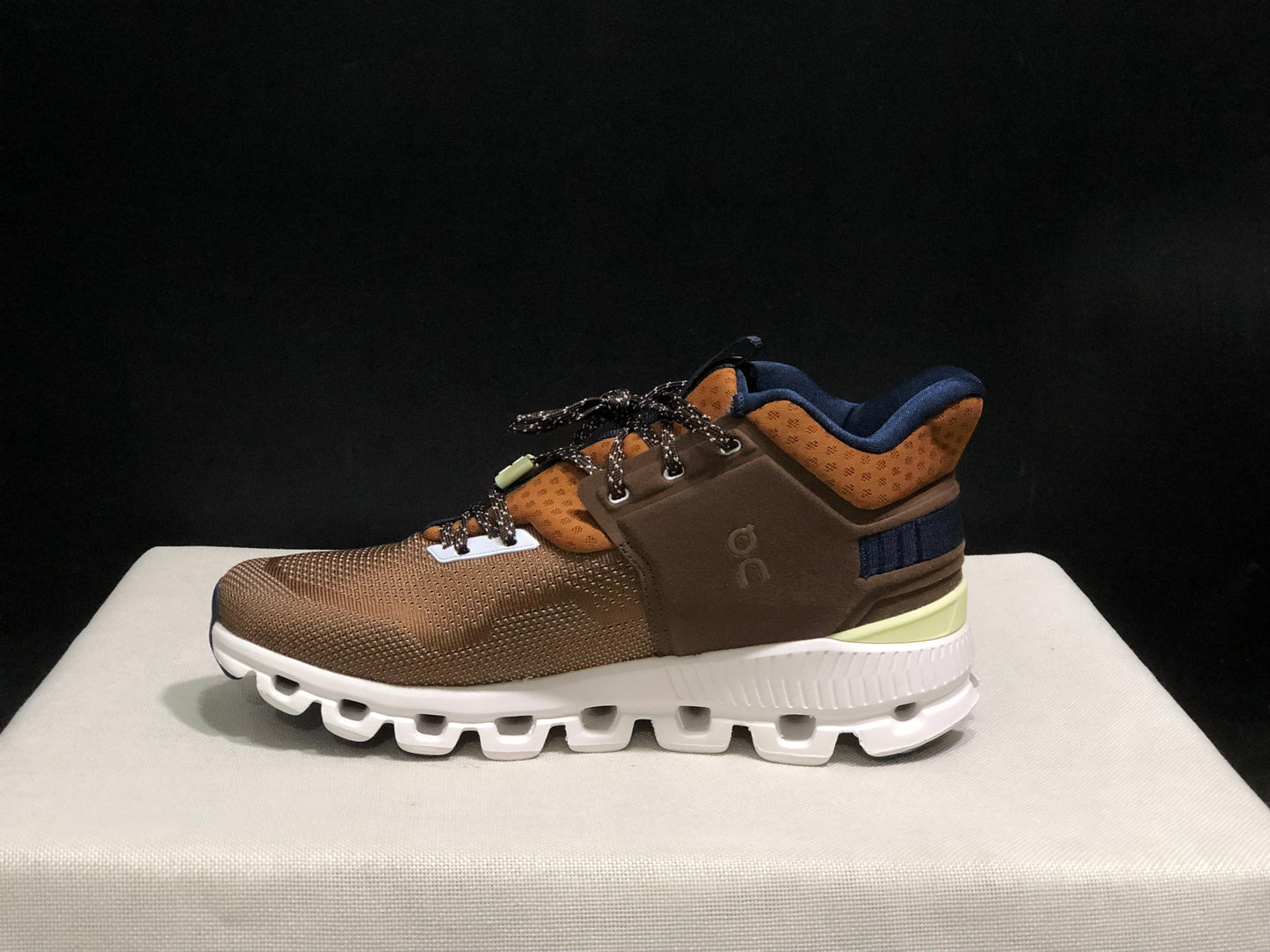 On Running Cloud Hi Edge Outdoor Training Running Shoes Dark Brown
