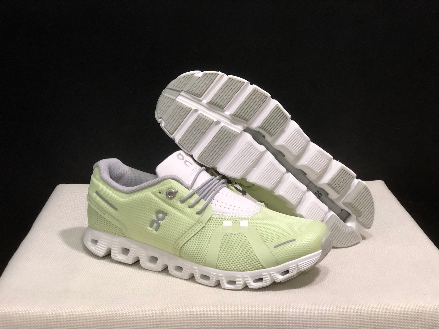 On Running Cloud 5 Lightweight Running Shoes Light Green