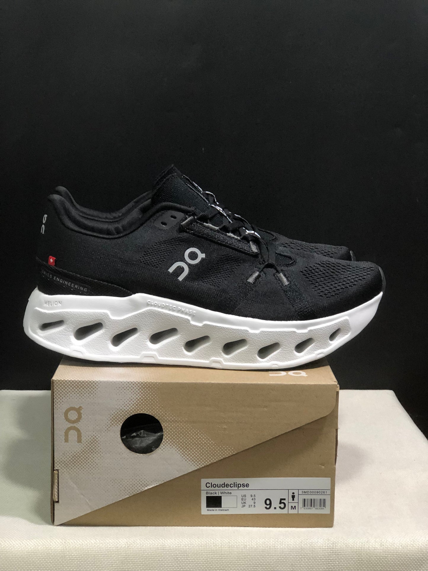 On Running Cloudeclipse Soft And Comfortable Running Shoes Black/White