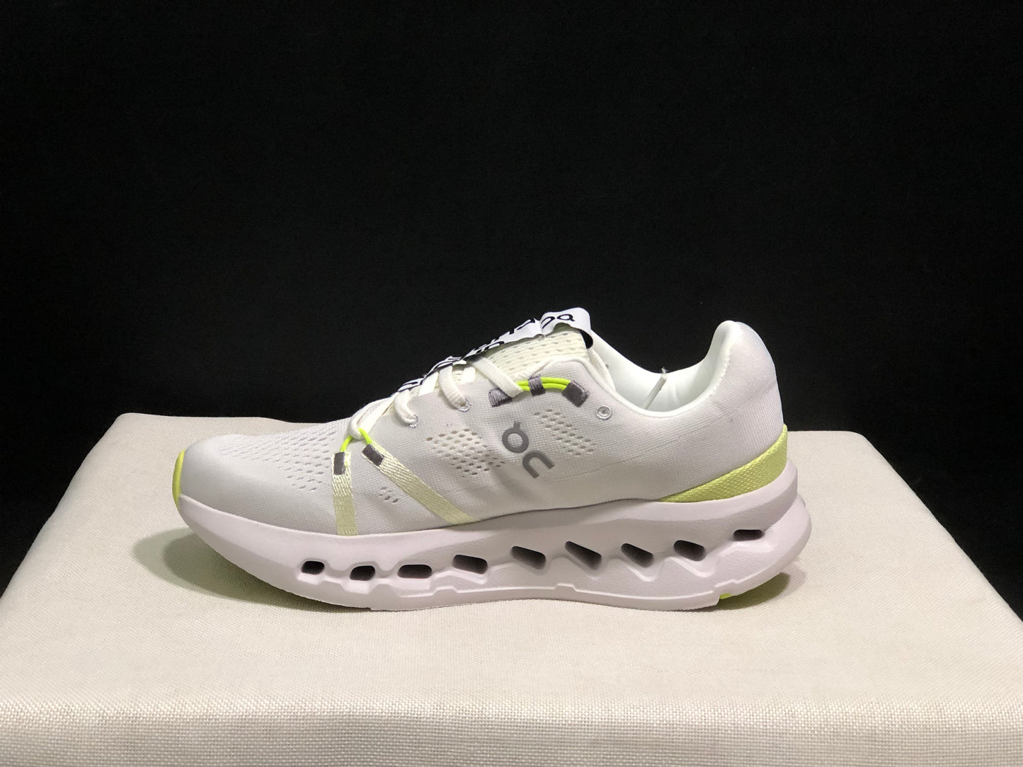 On Running Cloudsurfer Training Anti-Slip Running Shoes Ivory White