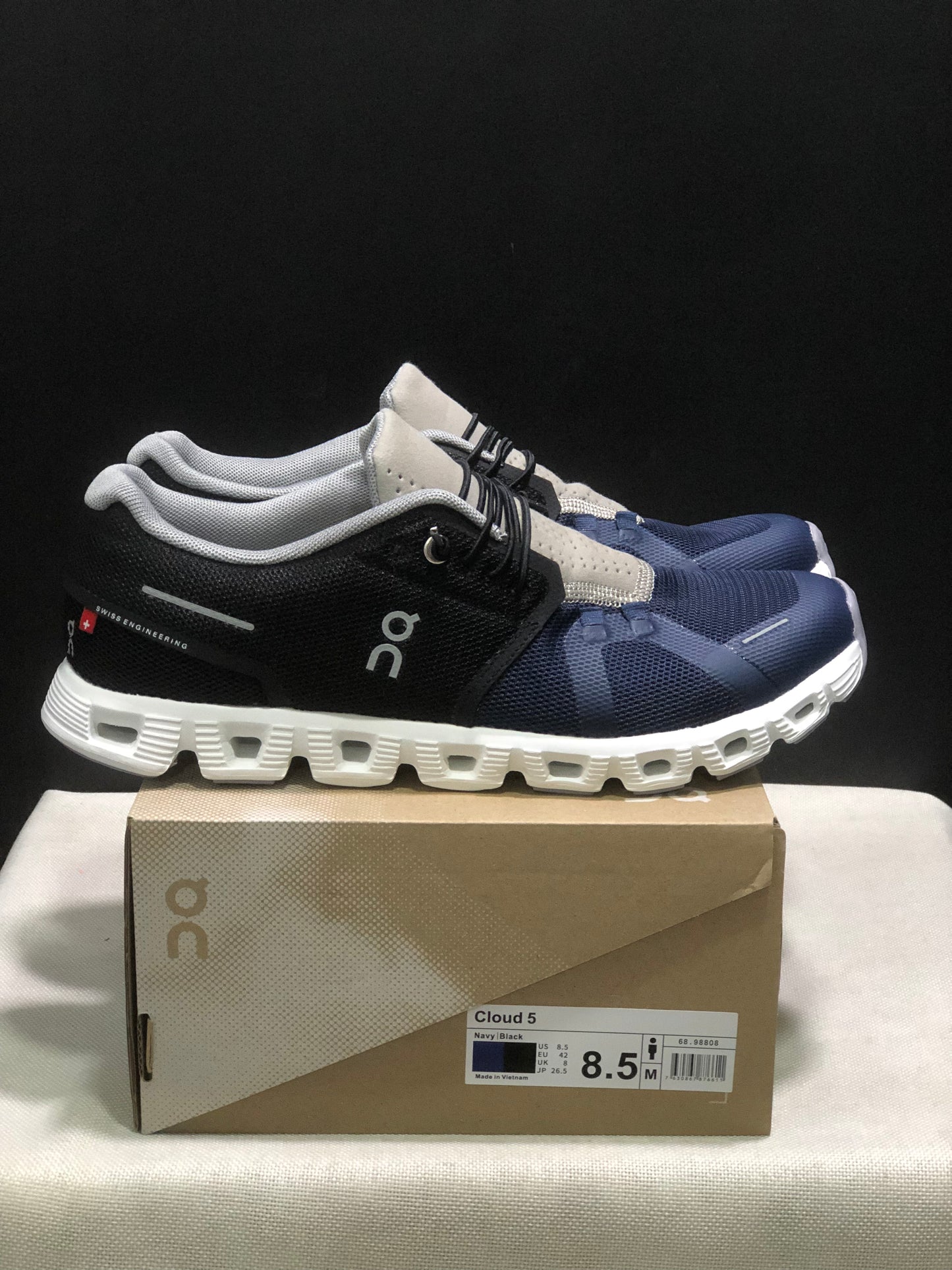 On Running Cloud 5 Lightweight Running Shoes Navy/Black