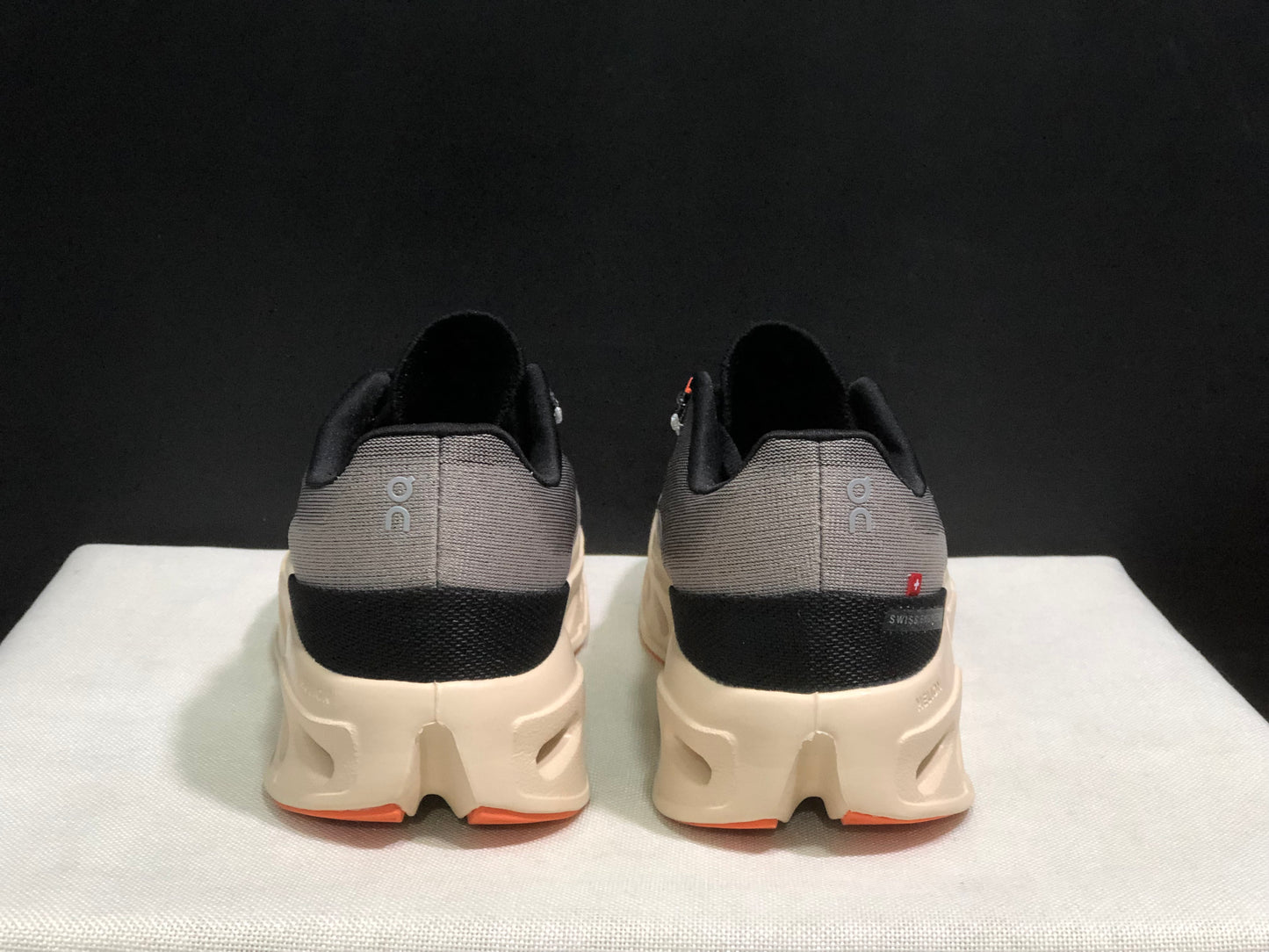 On Running Cloudeclipse Soft And Comfortable Running Shoes Fade/Sand