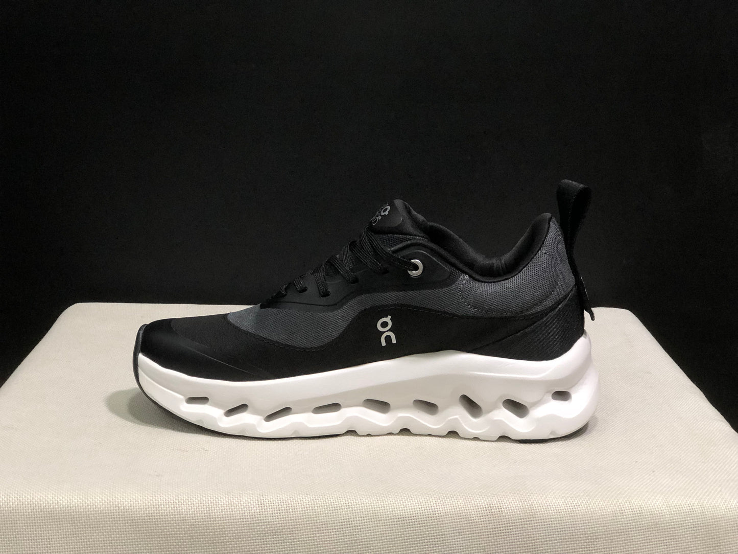 LOEWE x On Running Cloudtilt 2.0 Casual Sports Shoes Black/White
