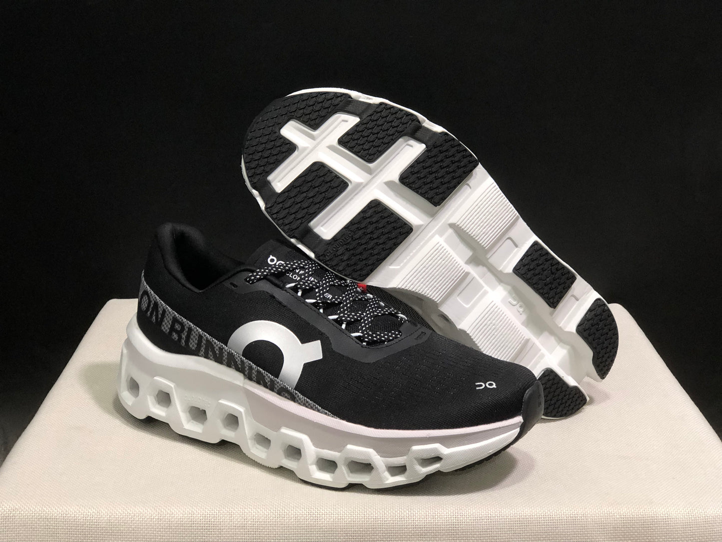On Running Cloudmonster 2 Shock-Absorbing And Breathable Running Shoes Black/White