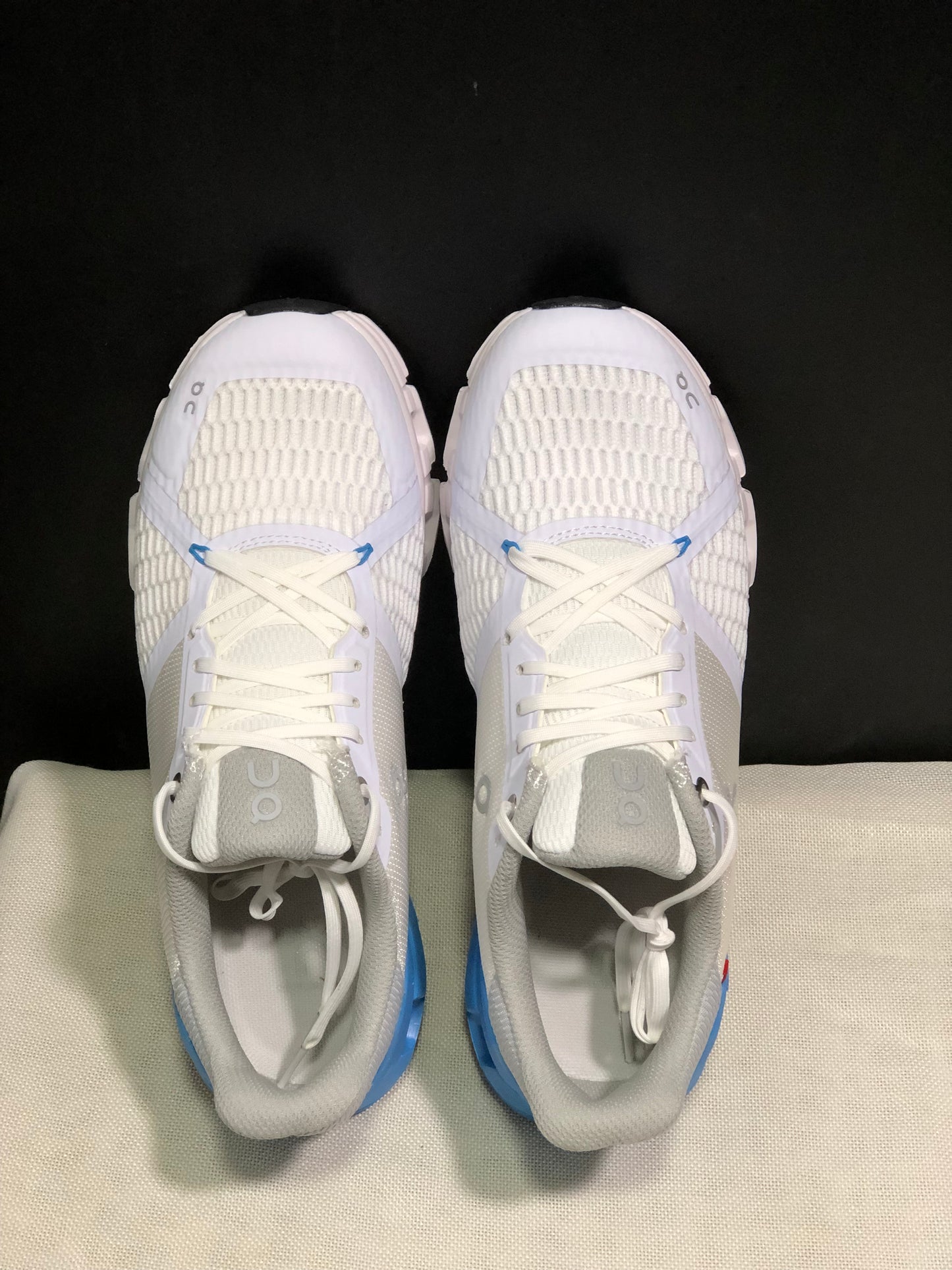 On Running Cloudflyer Shock-Absorbing Running Shoes White/Light Grey/Blue