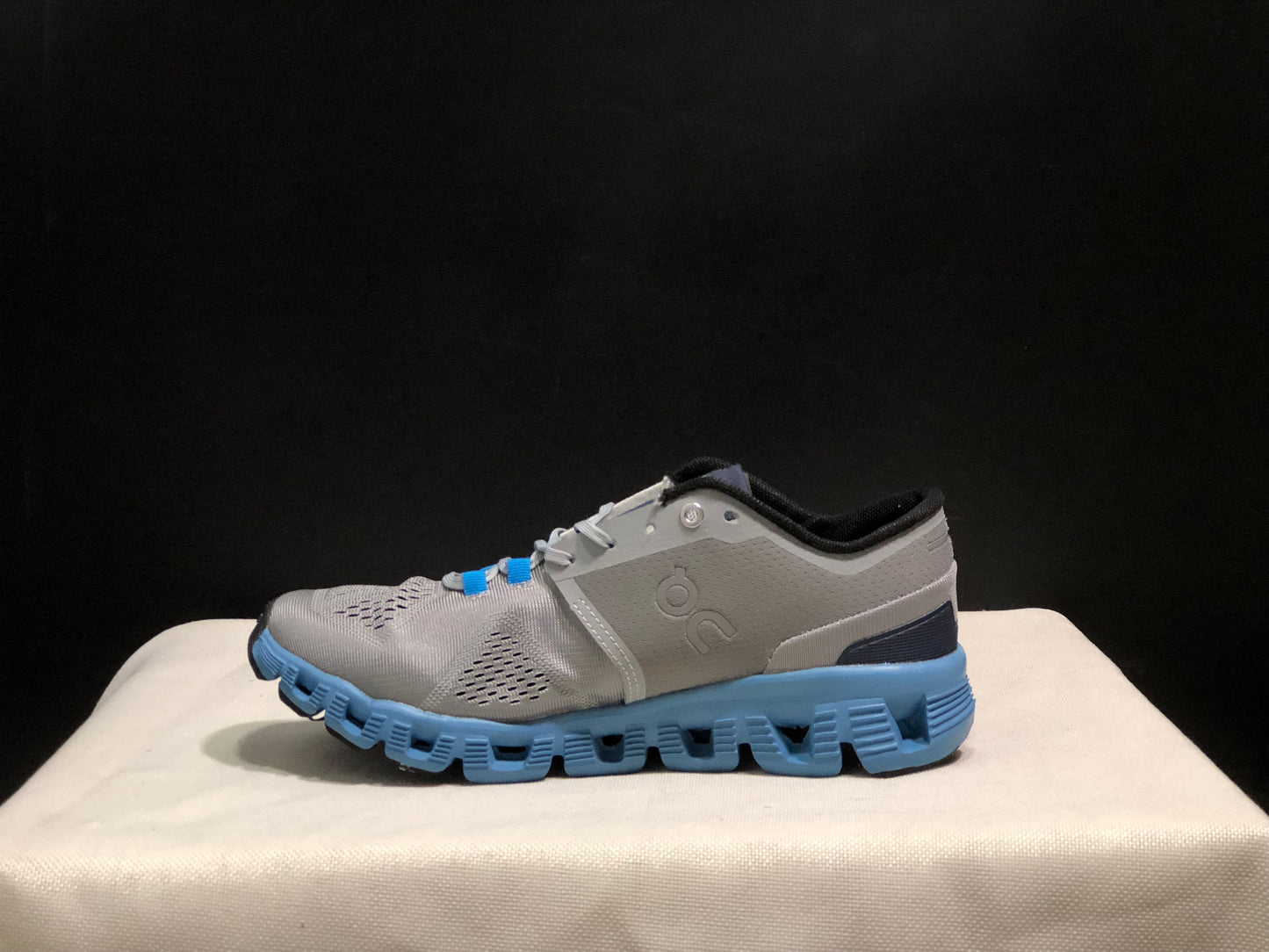 On Running Cloud X Lightweight Running Shoes Alloy/Niagara