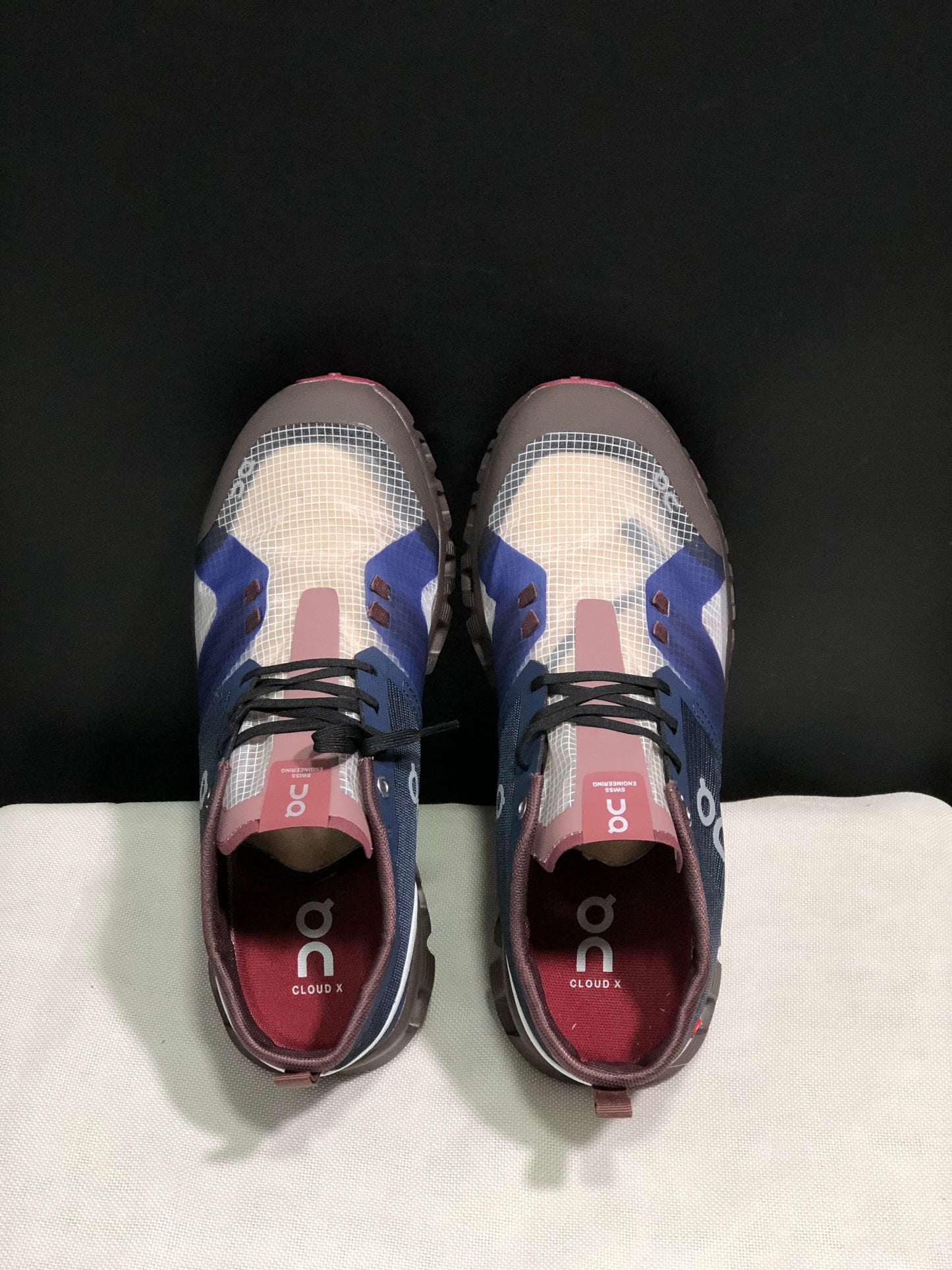 On Running Cloud X Shift Breathable And Shock-Absorbing Lightweight Running Shoes Black Ink/Cherry Red