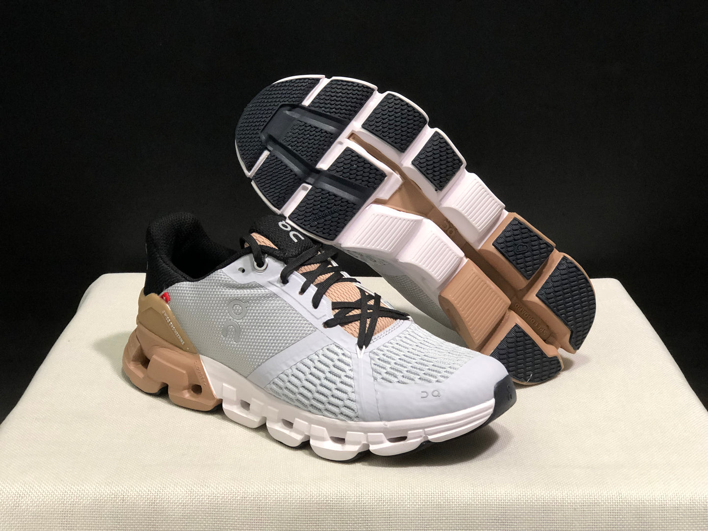 On Running Cloudflyer Shock-Absorbing Running Shoes Glacier Grey/Brown