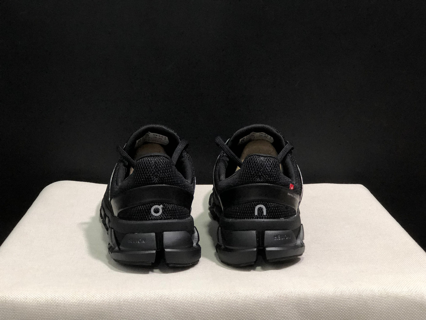 On Running Cloudswift 3 Trendy And Comfortable Running Shoes All Black