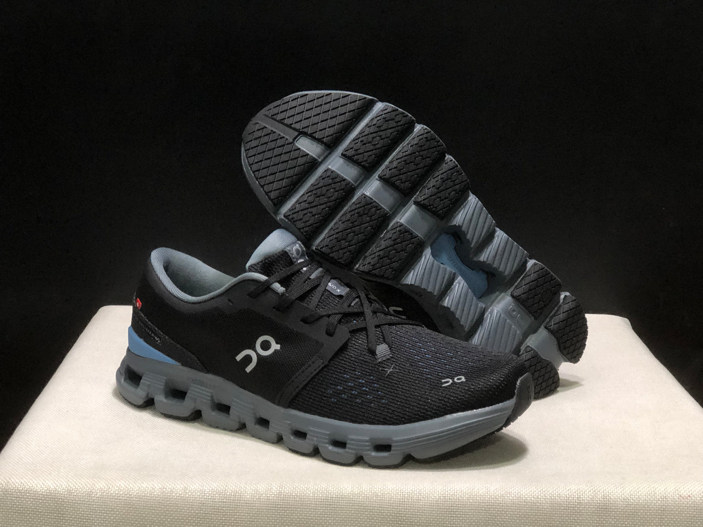 On Running Cloud X4 Comfortable Running Shoes Black/Ash