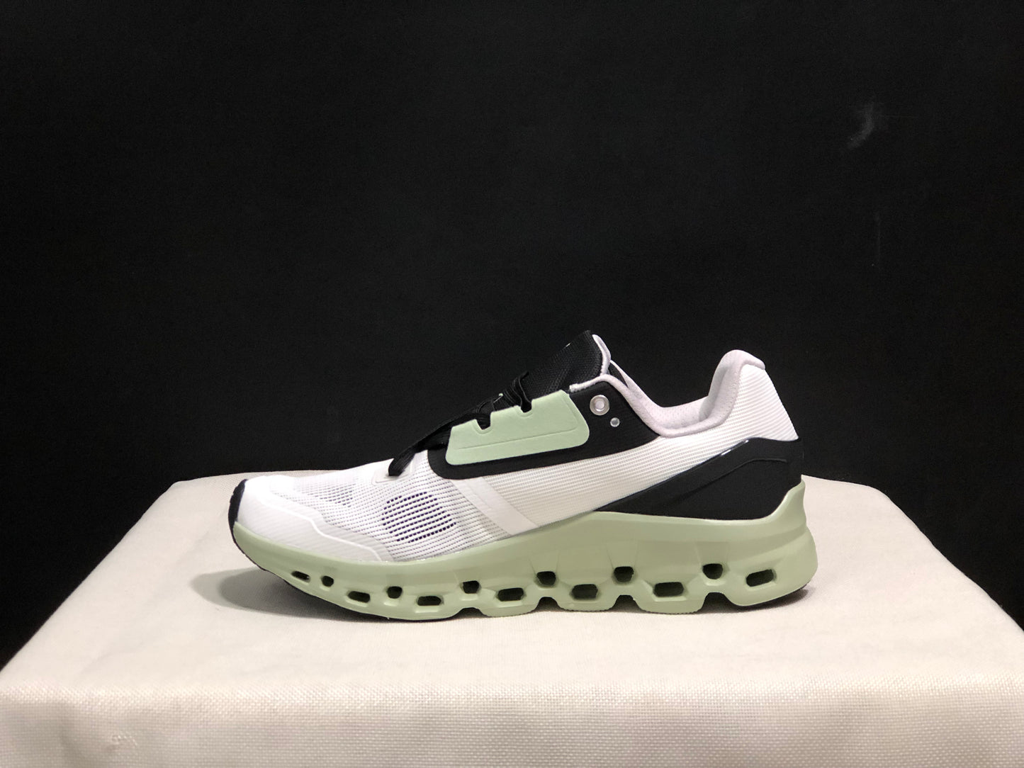 On Running Cloudstratus Breathable Support Running Shoes White/Green