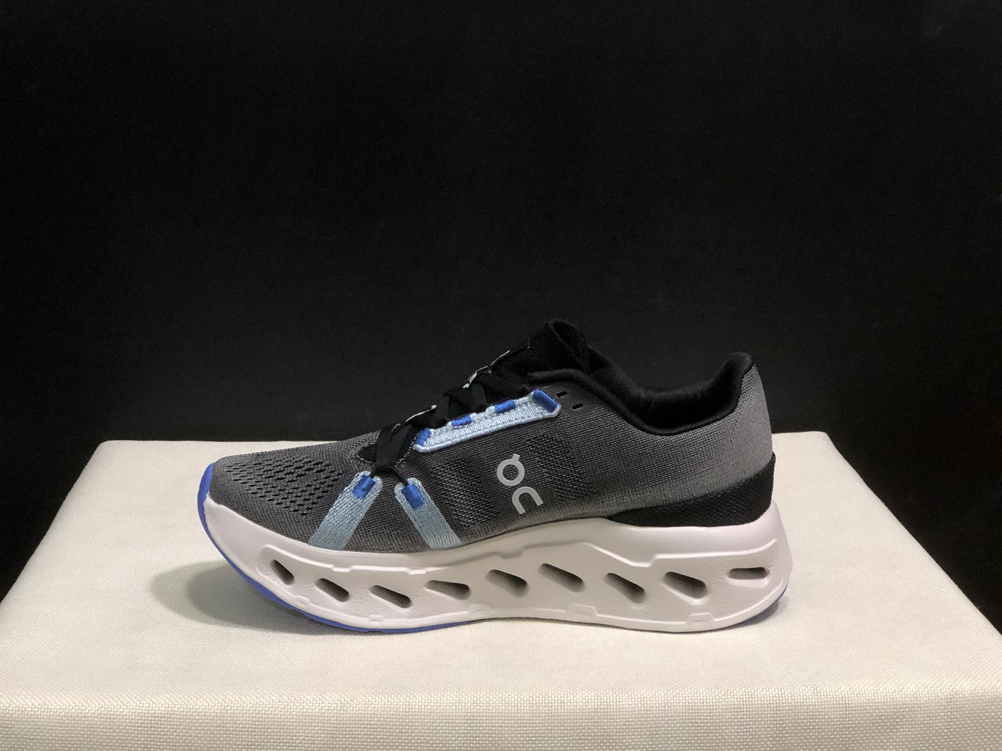 On Running Cloudeclipse Soft And Comfortable Running Shoes Frost/Dark Grey