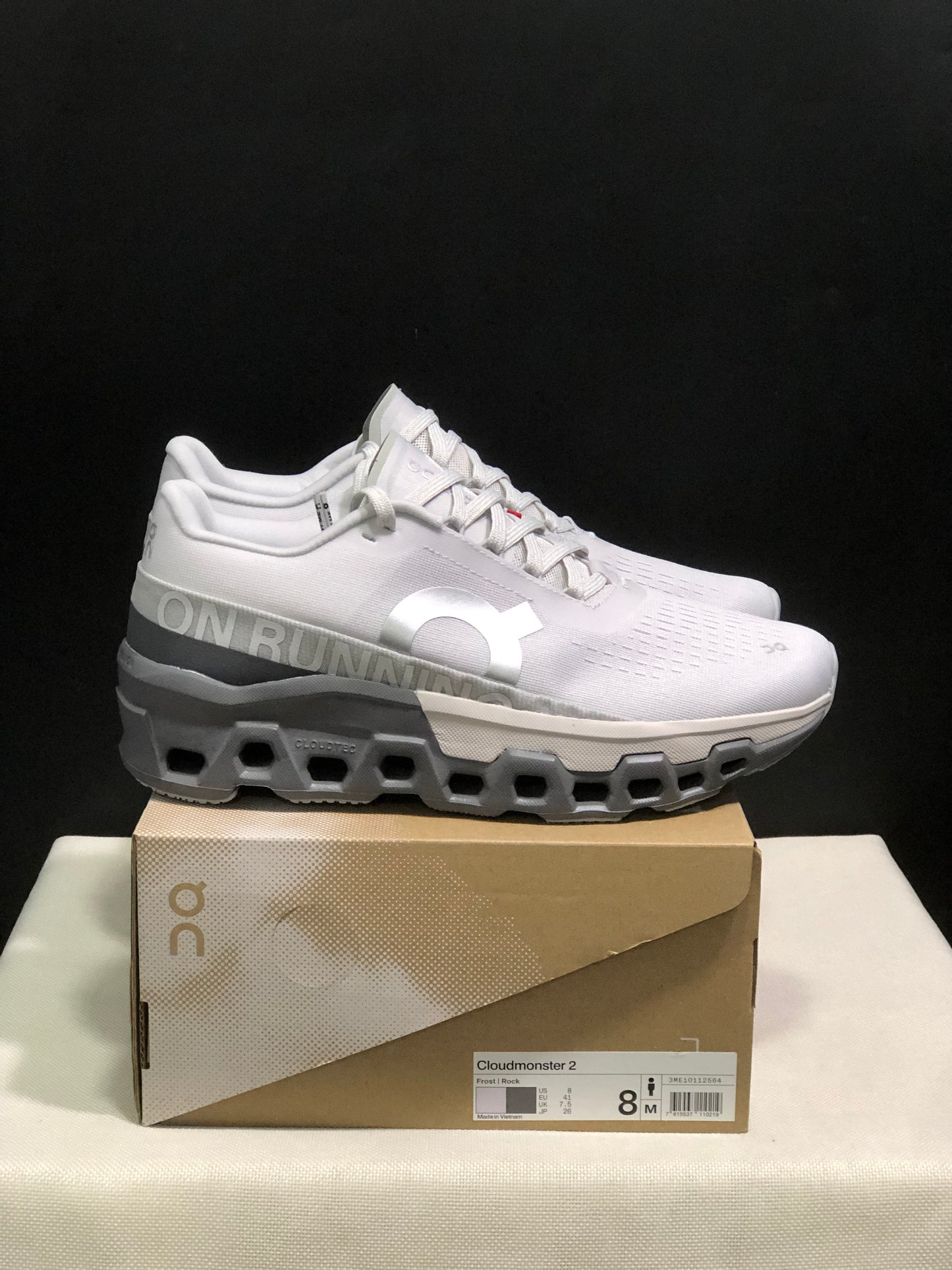 On Running Cloudmonster 2 Shock-Absorbing And Breathable Running Shoes Light Grey