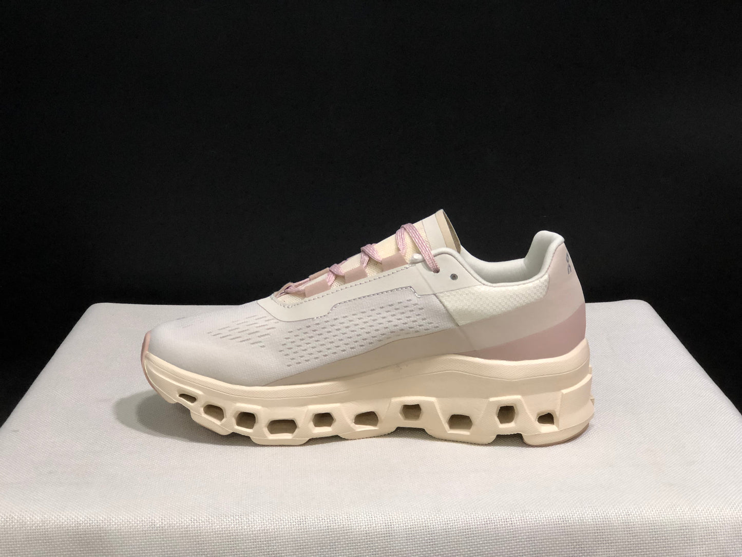 On Running Cloudmonster CNY Shock-Absorbing And Anti-Slip Sports Shoes Moonlight/pink