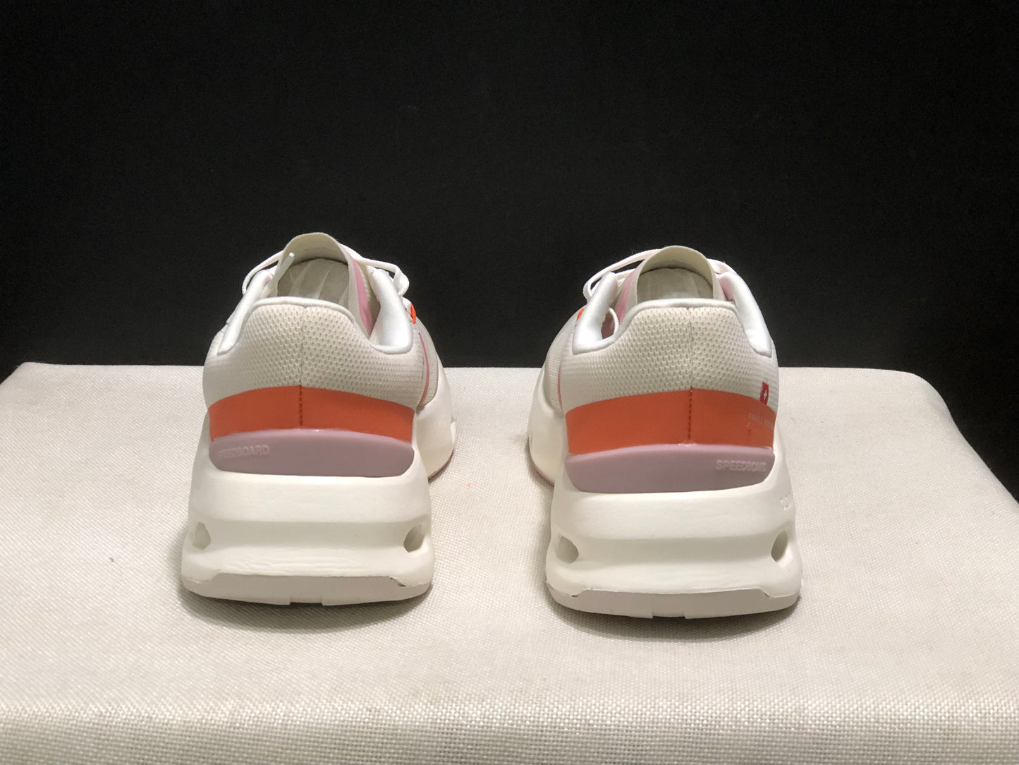 On Running Cloudpulse Comfortable Running Shoes Pearl/Blossom