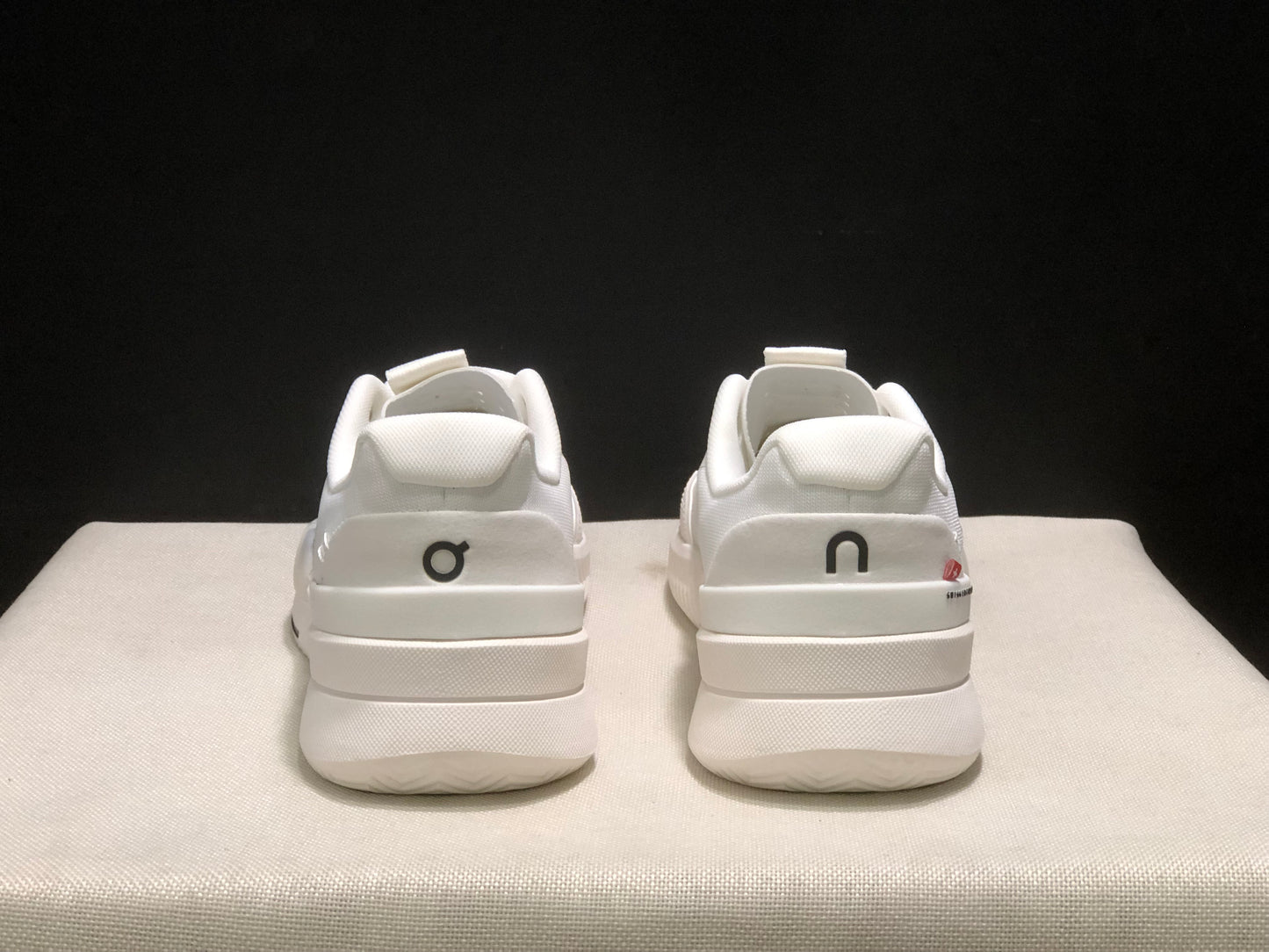 On Running The Roger Pro 2 Breathable Mesh Training Running Shoes White