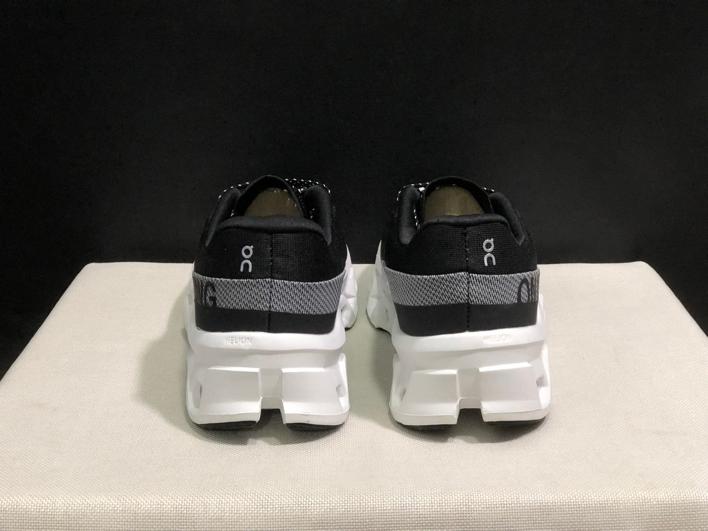 On Running Cloudmonster 2 Shock-Absorbing And Breathable Running Shoes Black/White