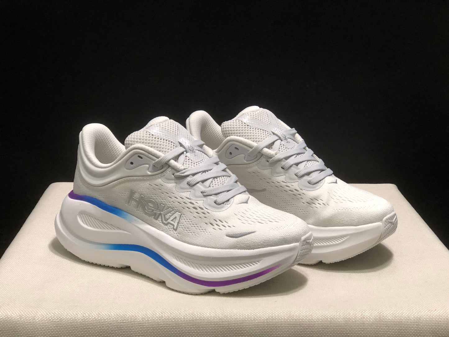 Hoka One One Bondi 9 Comfortable Low-top Running Shoes White Sneakers