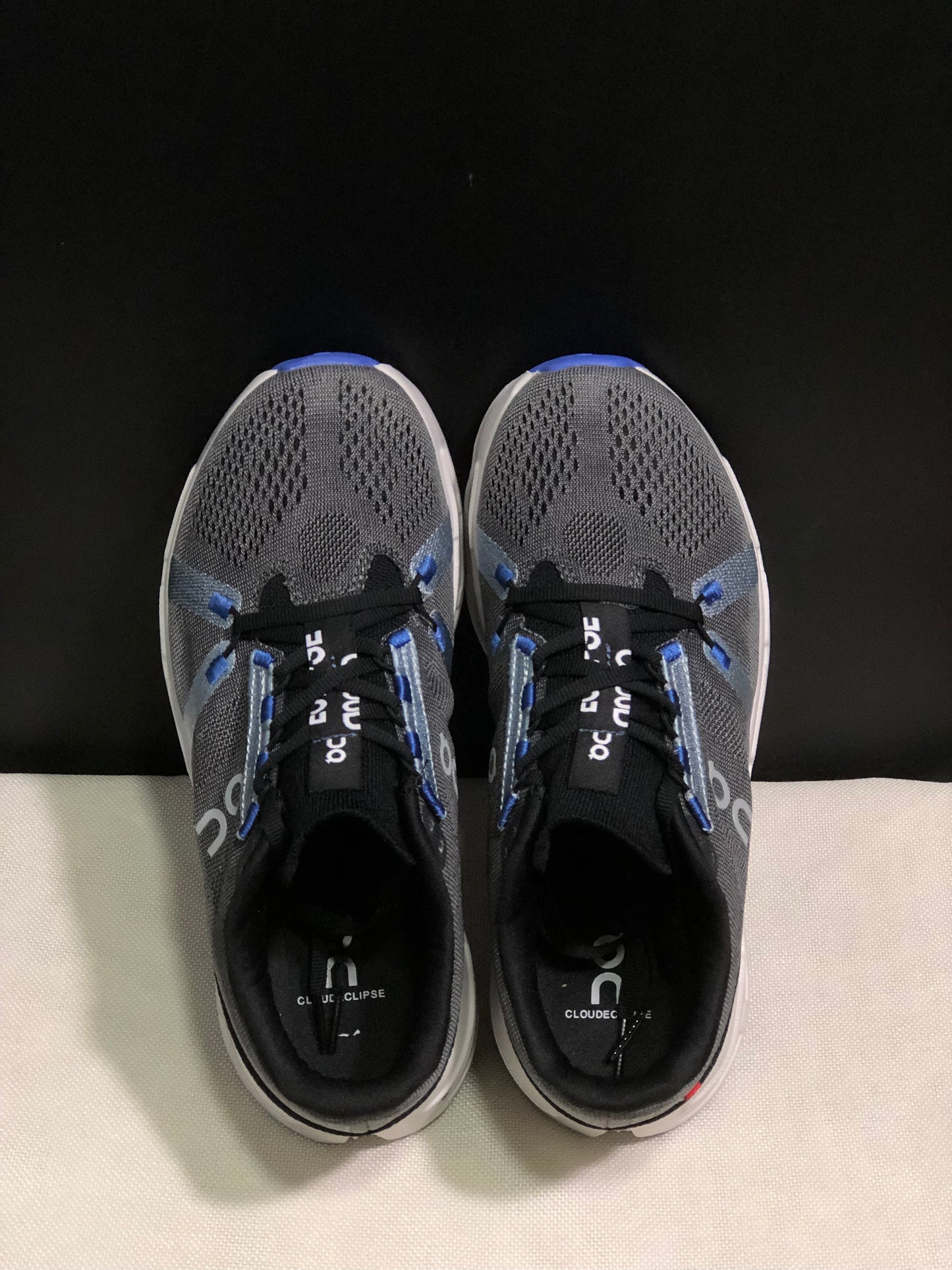 On Running Cloudeclipse Soft And Comfortable Running Shoes Frost/Dark Grey