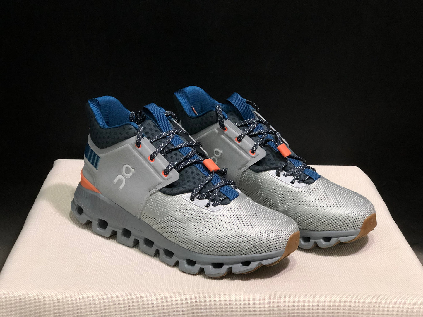 On Running Cloud Hi Edge Outdoor Training Running Shoes Silver Gray