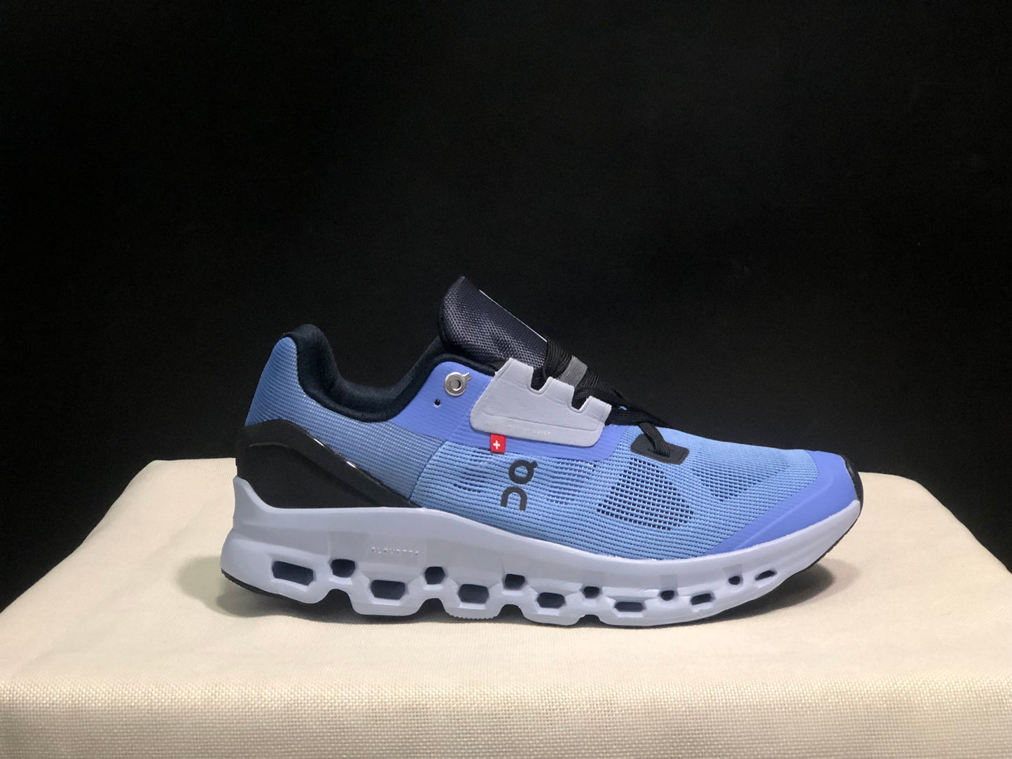 On Running Cloudstratus Breathable Support Blue Running Shoes