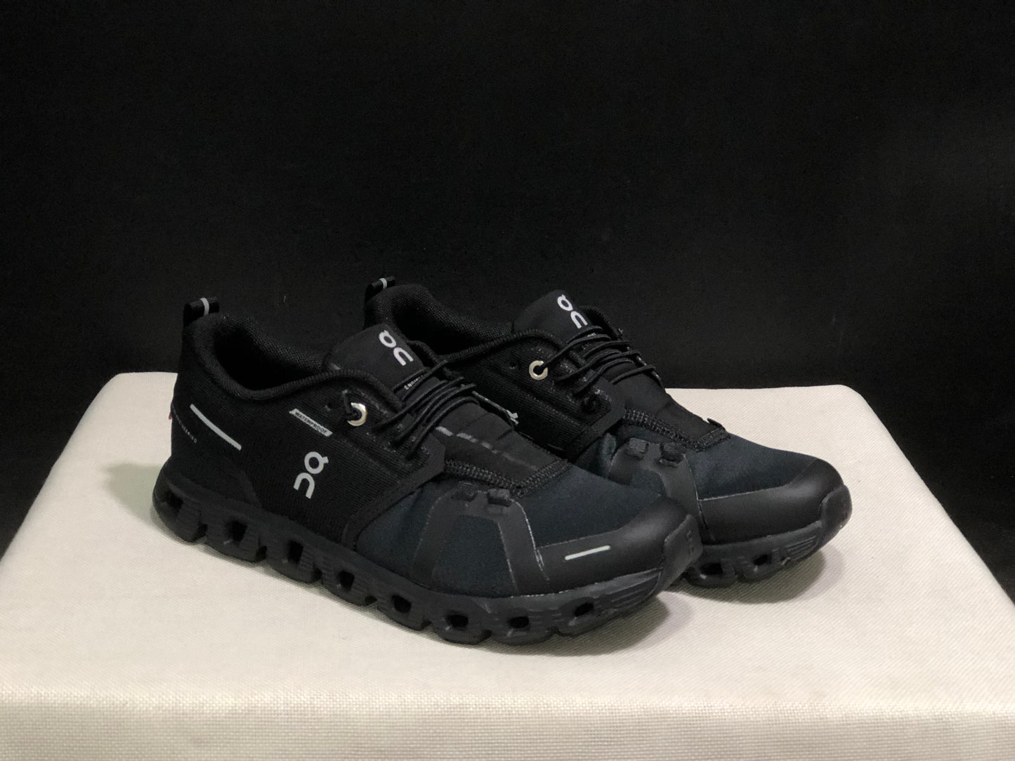 On Running Cloud 5 Lightweight Running Shoes All Black