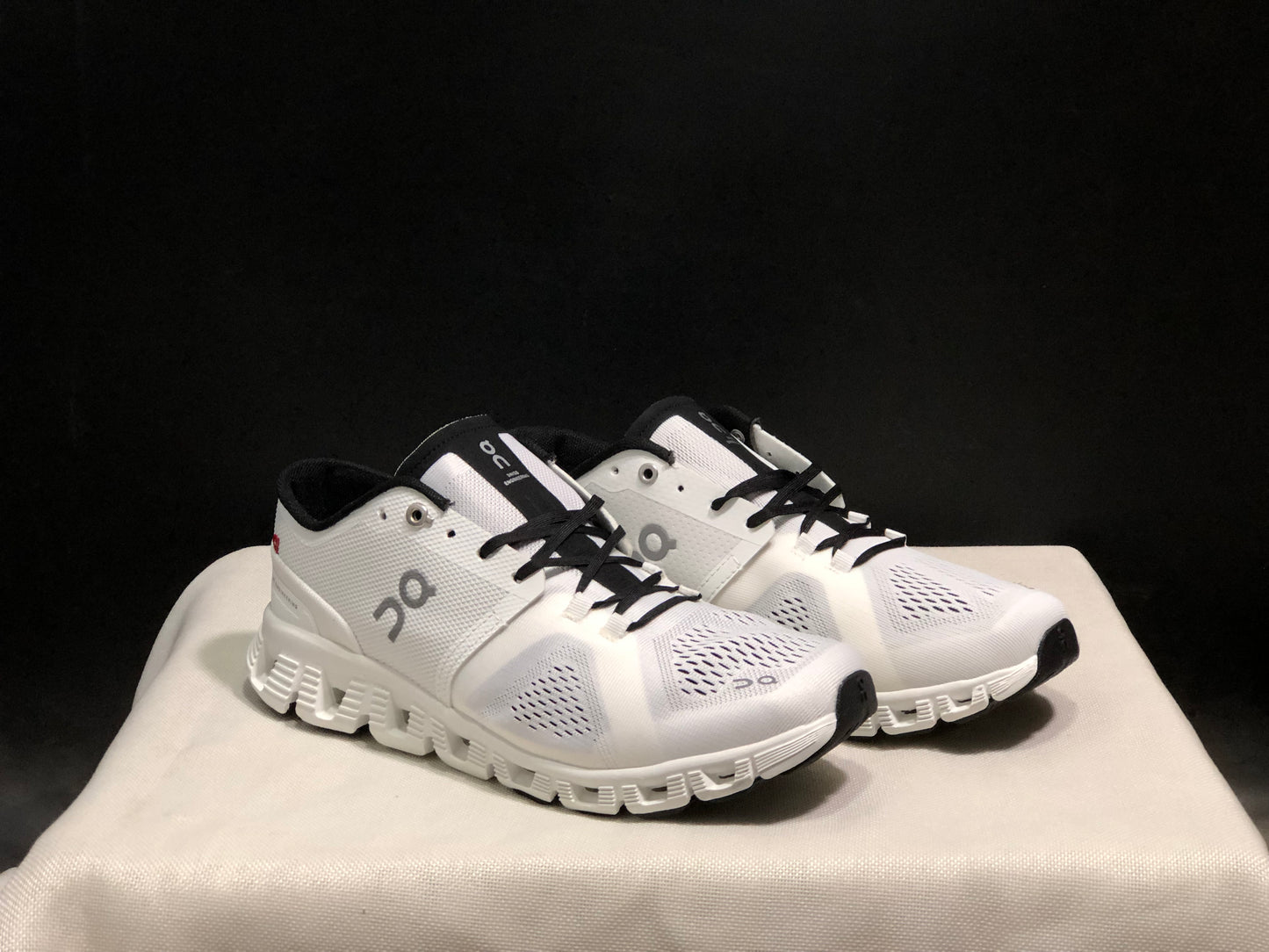 On Running Cloud X Lightweight Running Shoes White/Asphalt