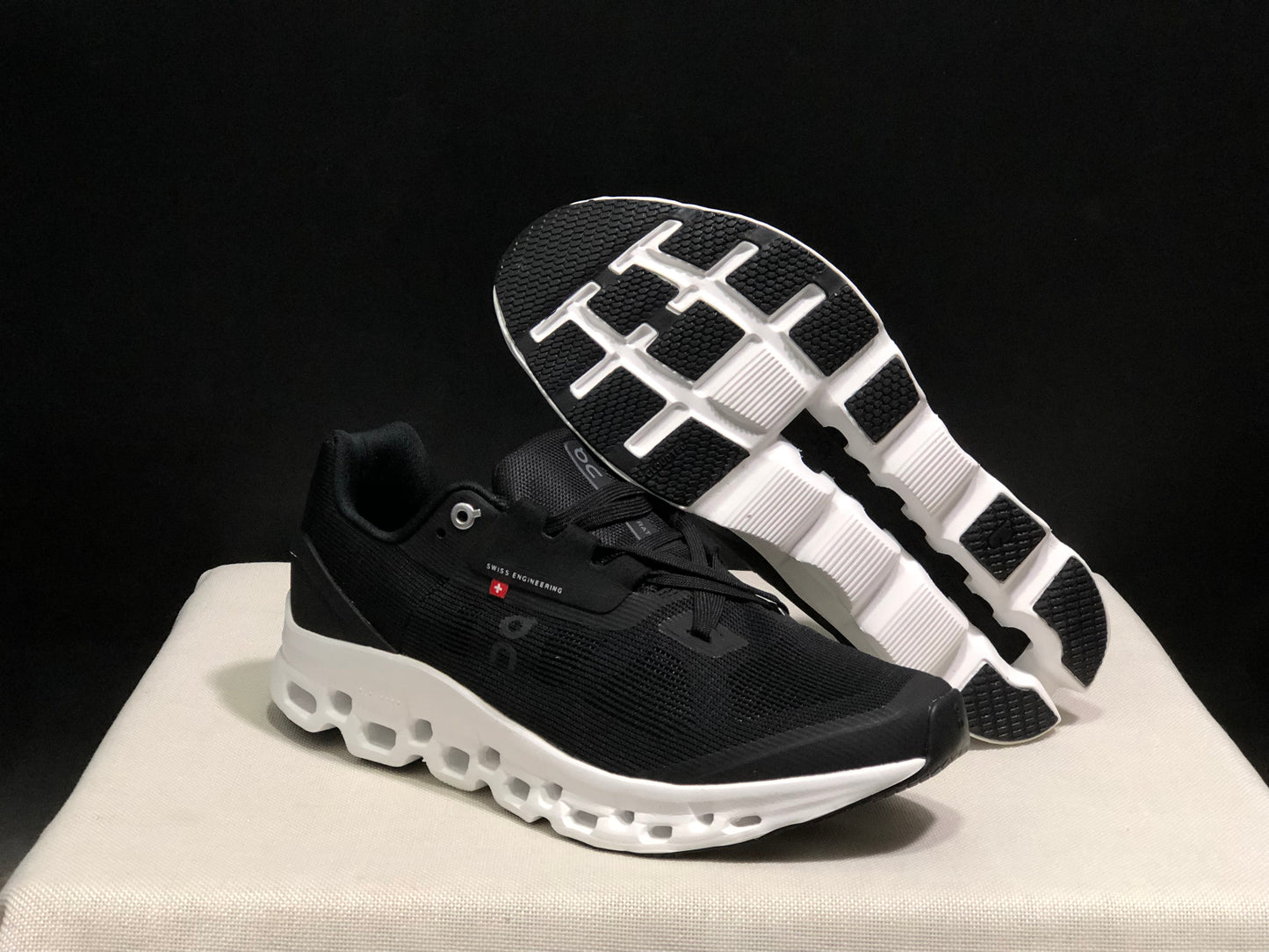 On Running Cloudstratus Breathable Support Running Shoes Black/White