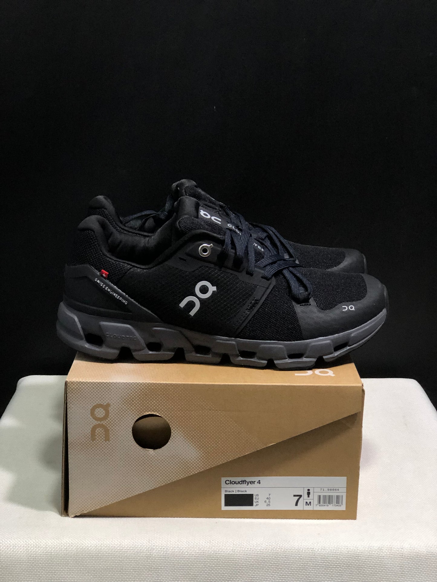 On Running Cloudflow 4 Black Shock-Absorbing And Wear-Resistant Running Shoes